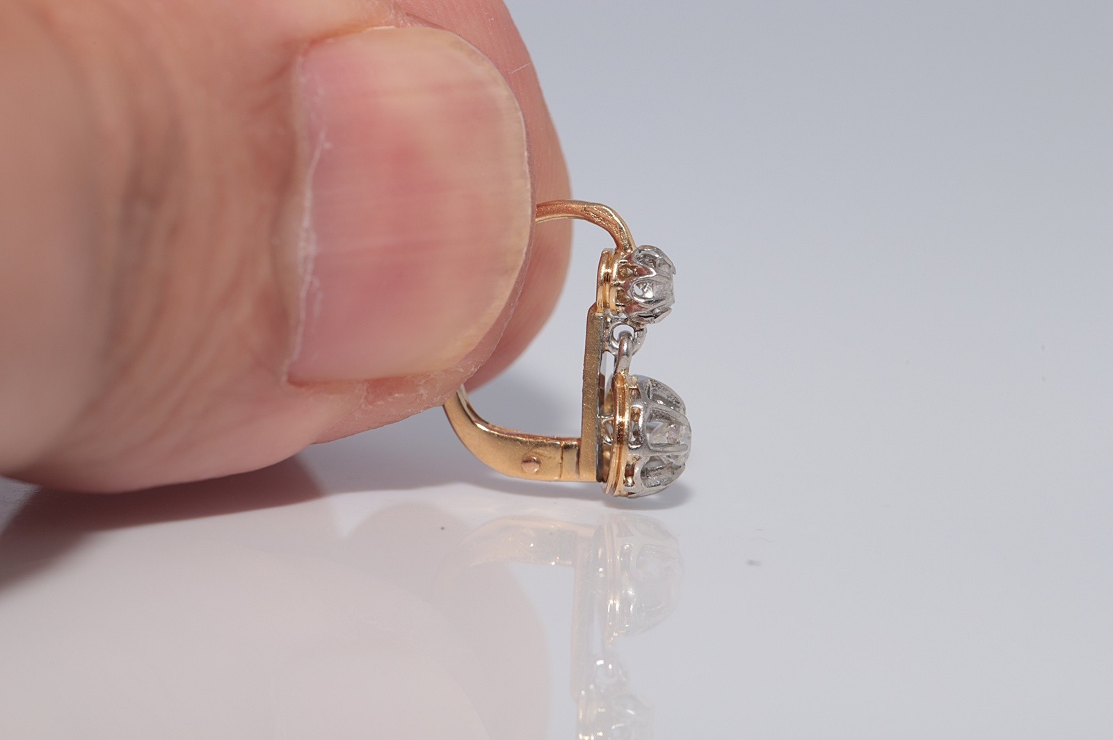 Antique Circa 1920s 18k Gold Art Deco Natural Diamond Decorated Earring