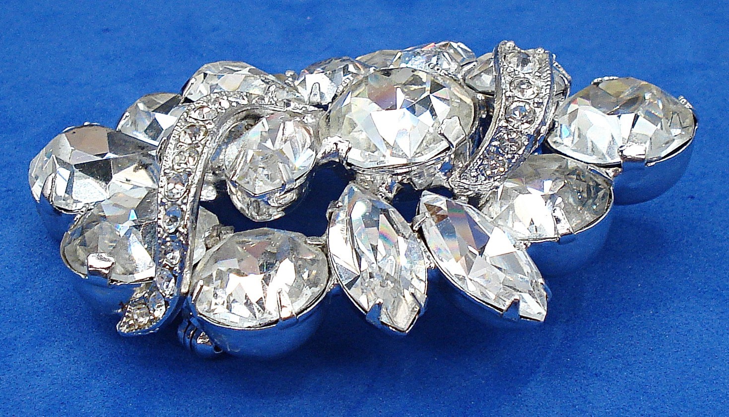 Vntg Eisenberg Brooch 2.5″ Layered Ribbons Lg Crystal Dentelles Assorted Shapes