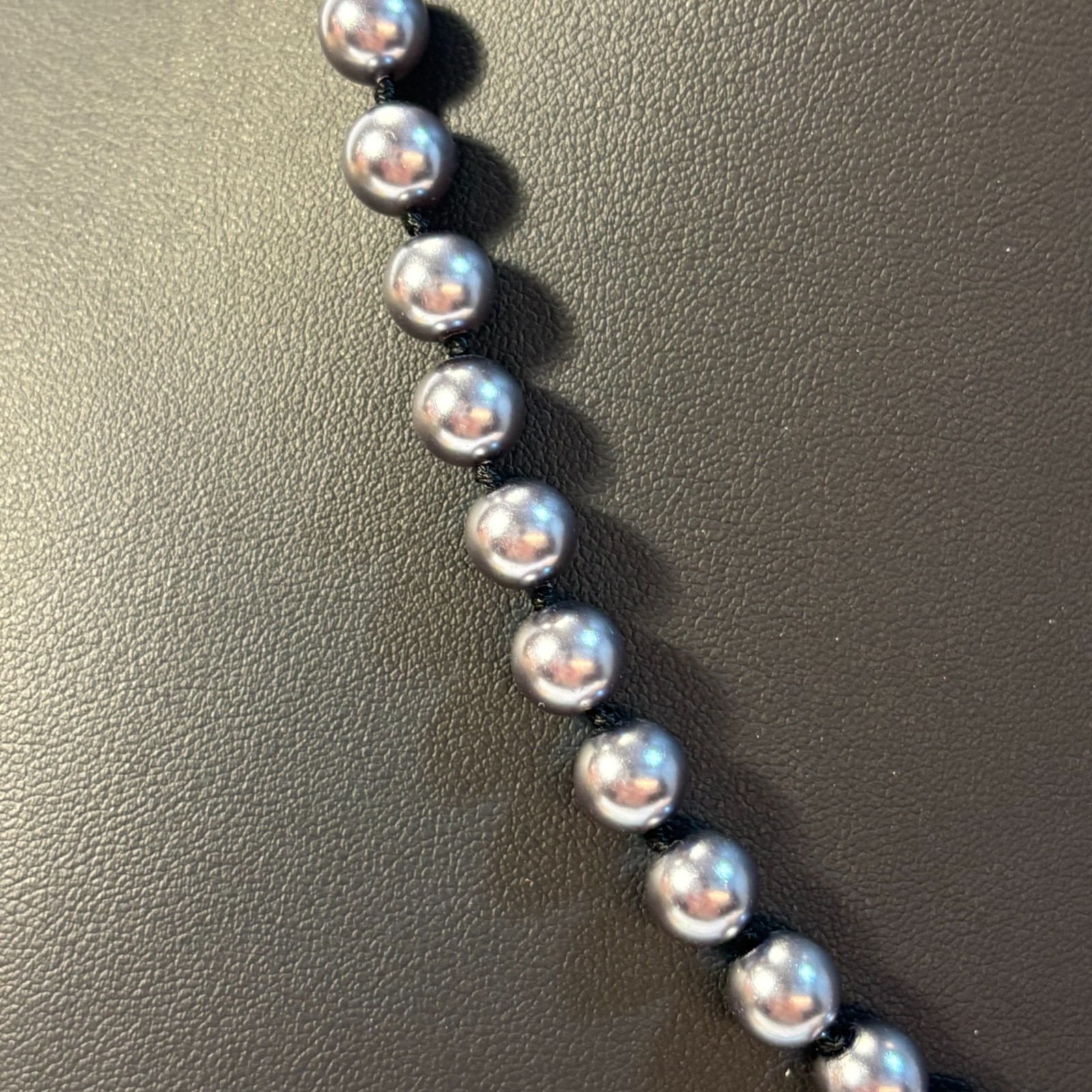 Pearl Necklace Vintage Mid Century Classic Jewelry Black Silver Tone
