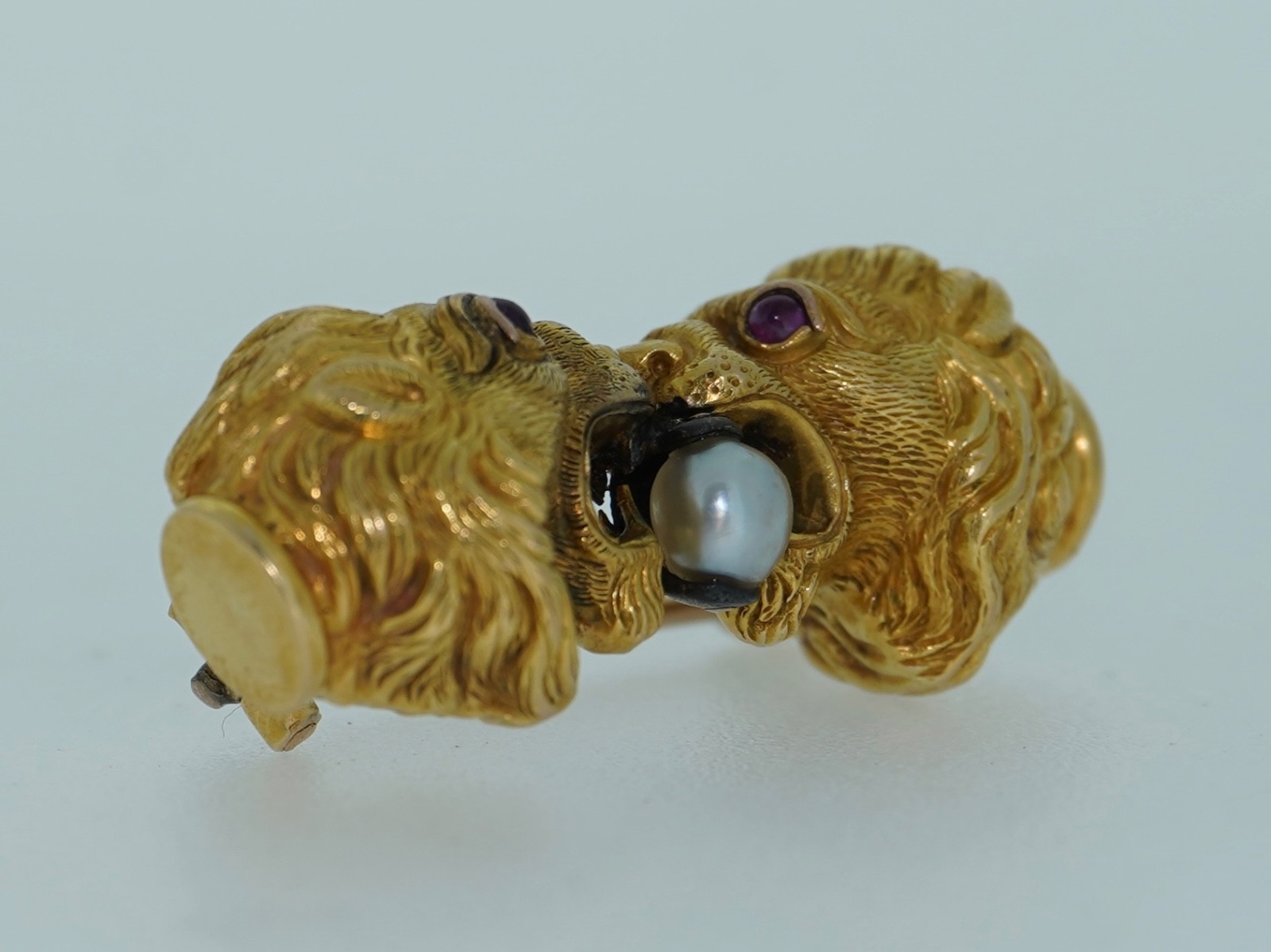 Art Nouveau 18K Double Lion Head Brooch