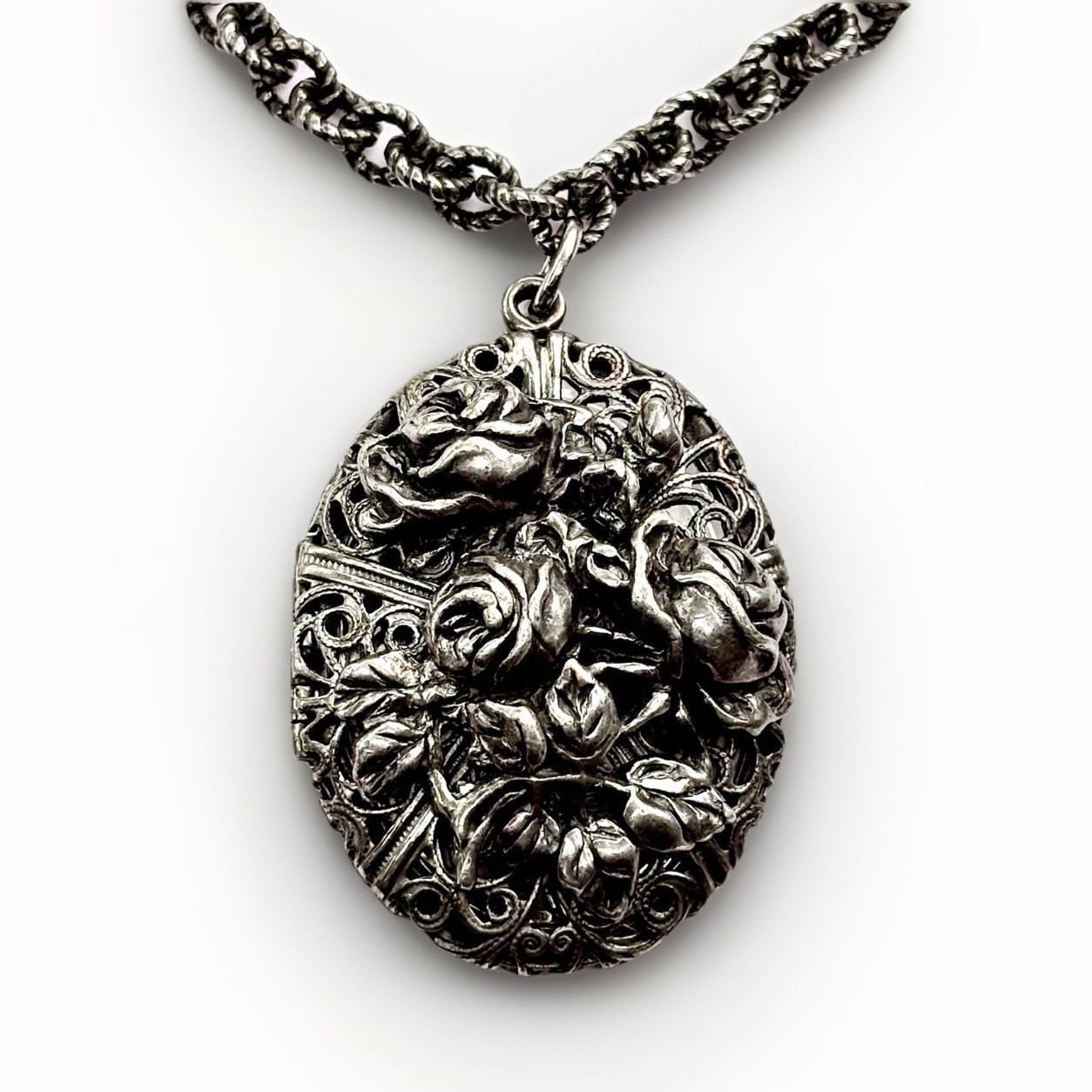 Vintage Napier Locket , Roses 1971 Filigree Long 29″ Dark Silver Tone READ