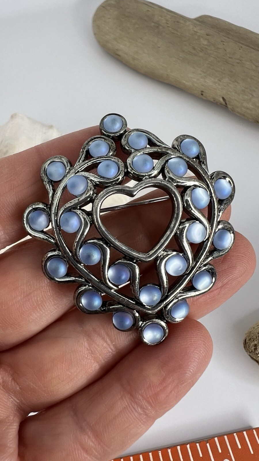 Retro Brooch Pin Heart Shaped Blue Bead Silver Tone Costume Jewelry 🩵