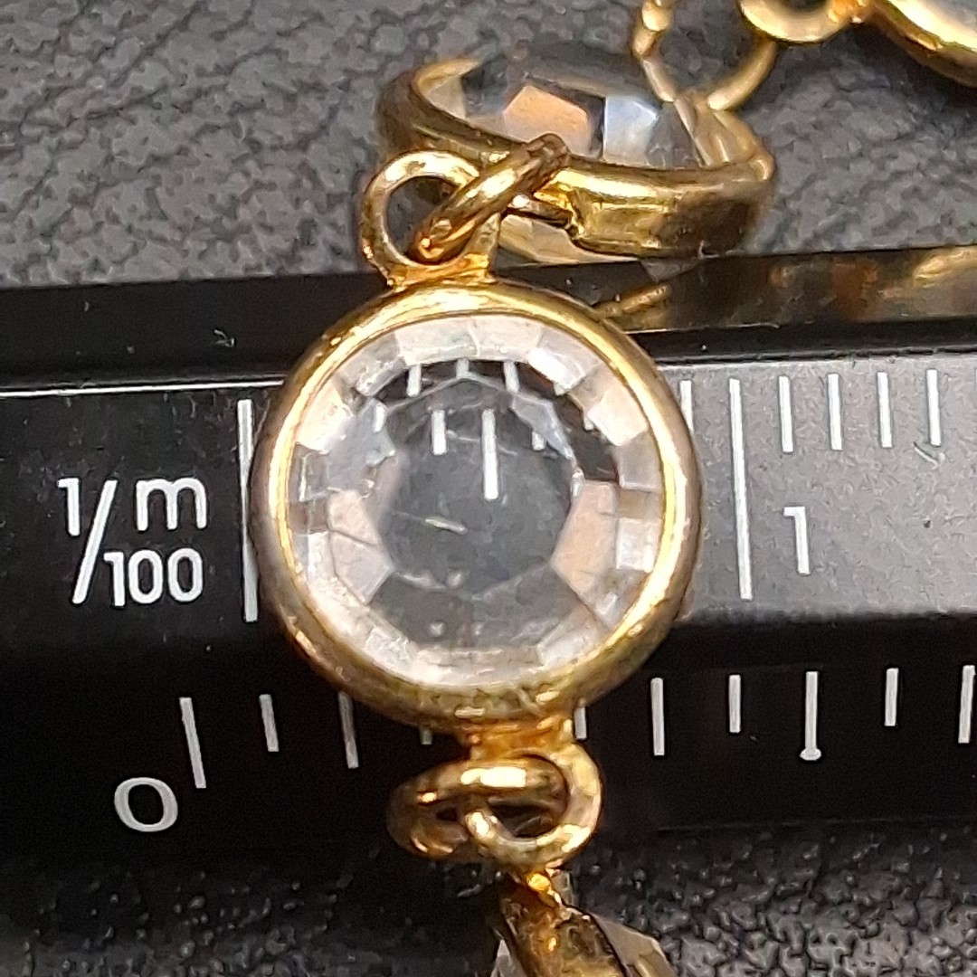 Vintage Austrian Crystal USA Link Bracelet Gold Tone. 17.520