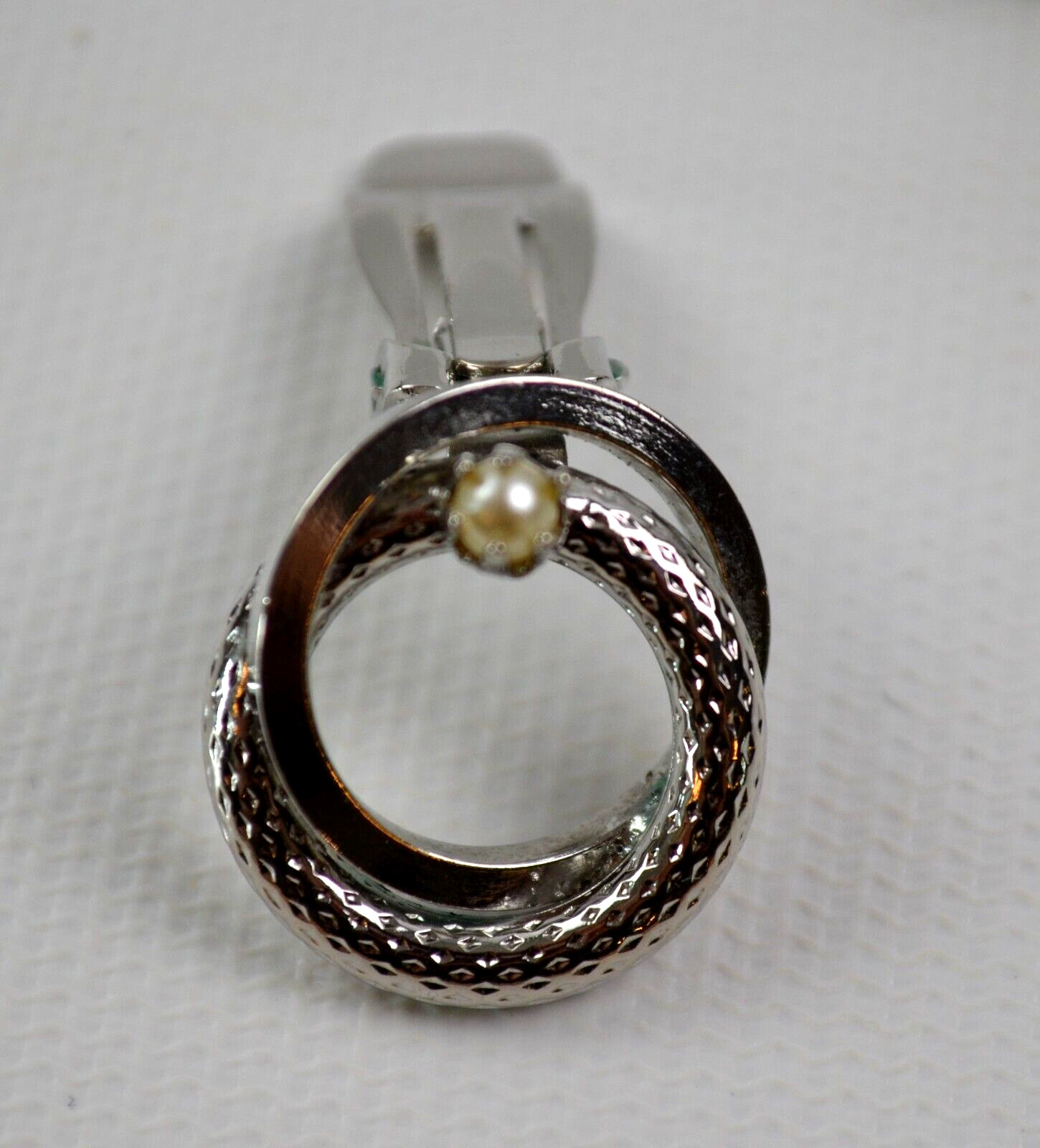 Vintage Silver Tone Clip On Earrings 2 Circles with Faux Pearl About 1″ Across