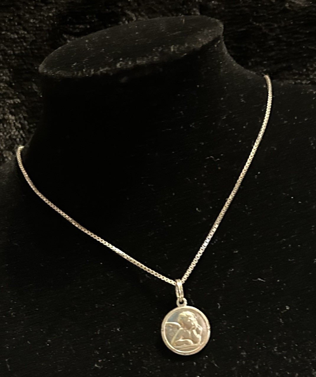 Sterling Silver Guardian Cherub Angel Pendant With Box Chain 16” 3.8 G