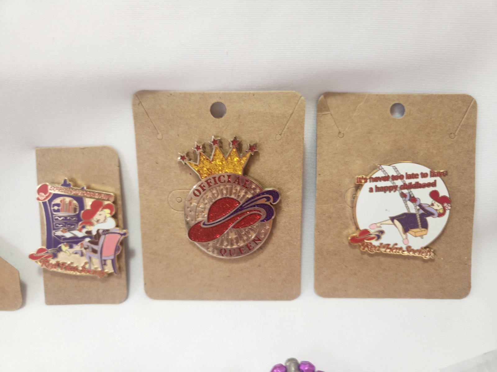 LOT VTG RED HAT SOCIETY LADY QUEEN JEWELRY PINS BRACELET 14 PC
