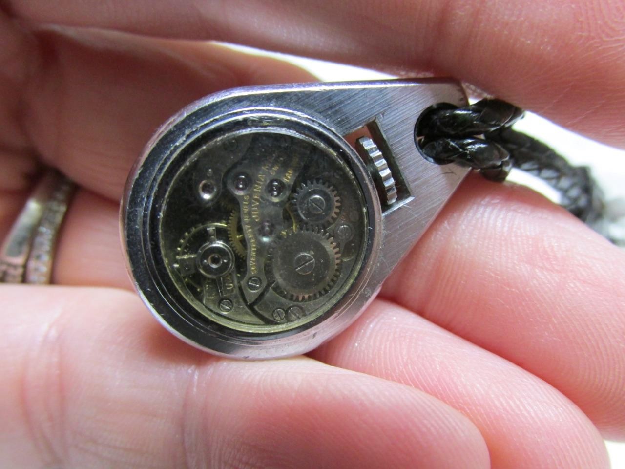 Vintage Juvenia Manual Watch Brooch w/ Leather Strap ~ 17 Jewels ~ 8-C672