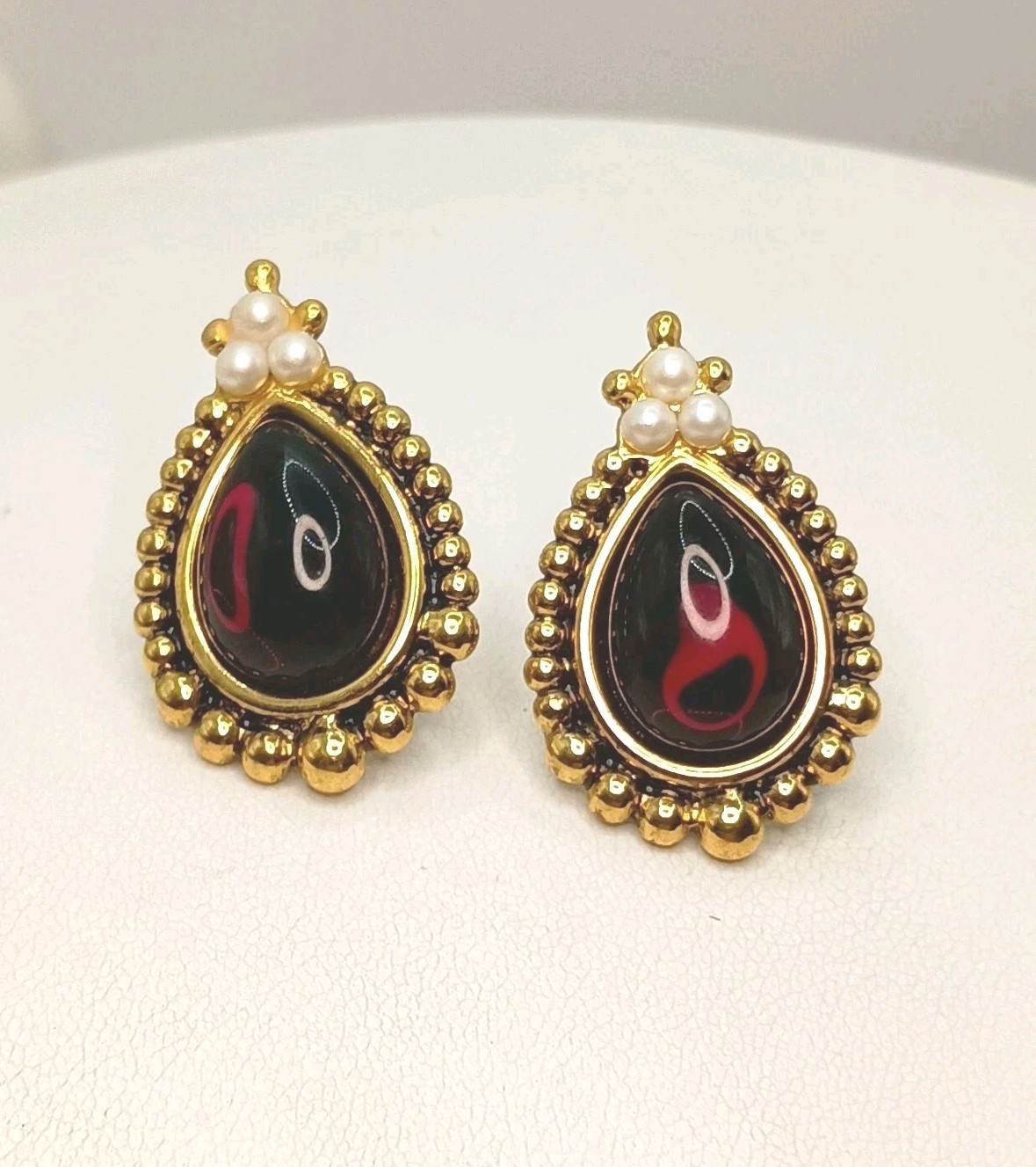 Vintage Napier Stud Earrings Gripoix Glass Cabochon Merlot Teardrop Pearl 1.25″