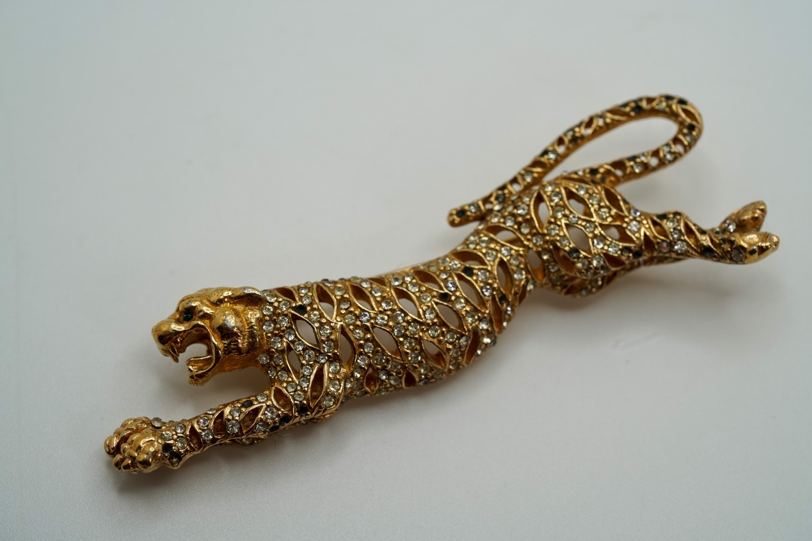 Vintage Gold Tone Tiger Missing Some Rhinestones Brooch 7.5cm JB45