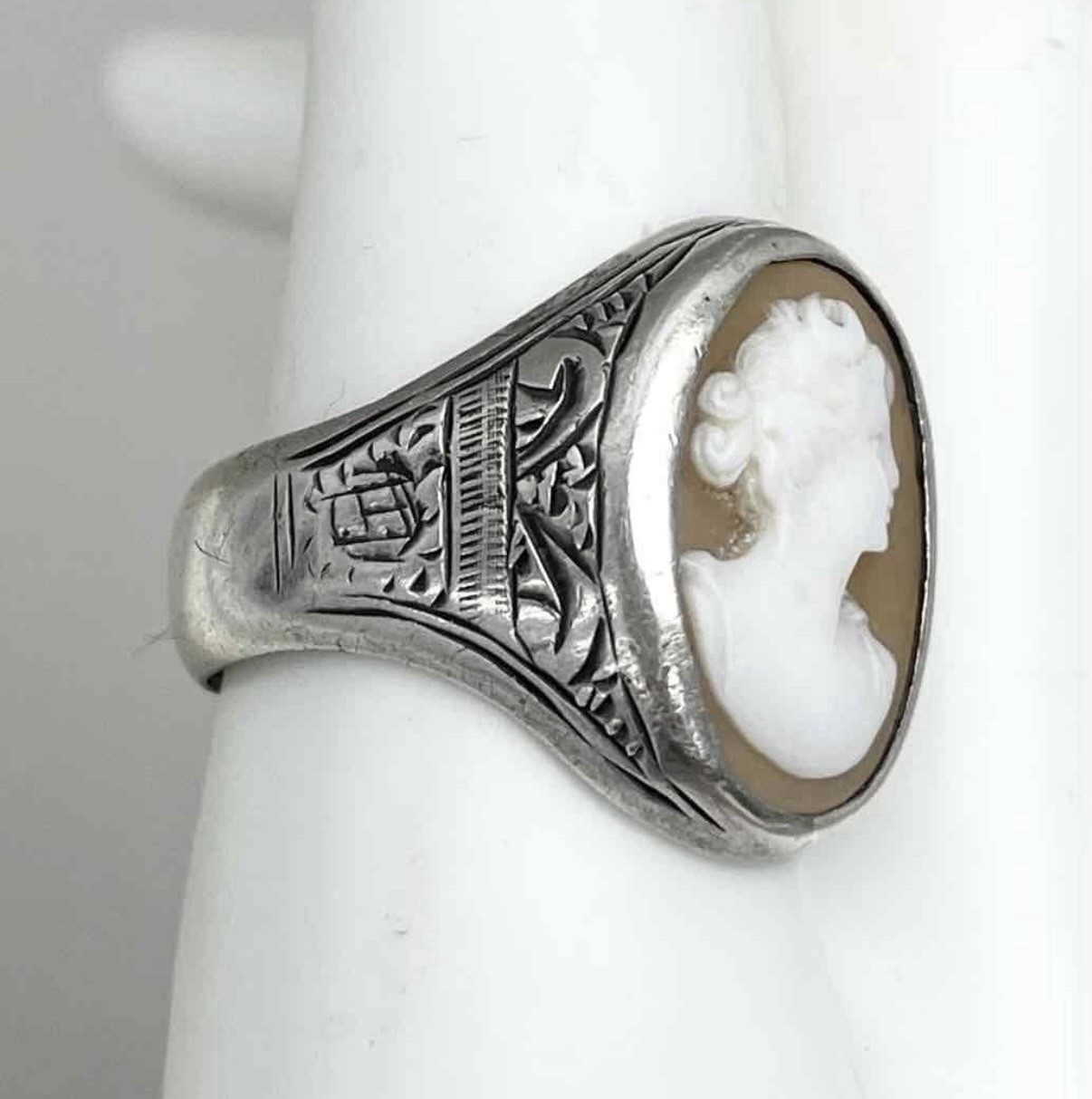 .925 Sterling Silver Vintage Etched /Carved Cameo Portrait Ring 9.4g – Size 11