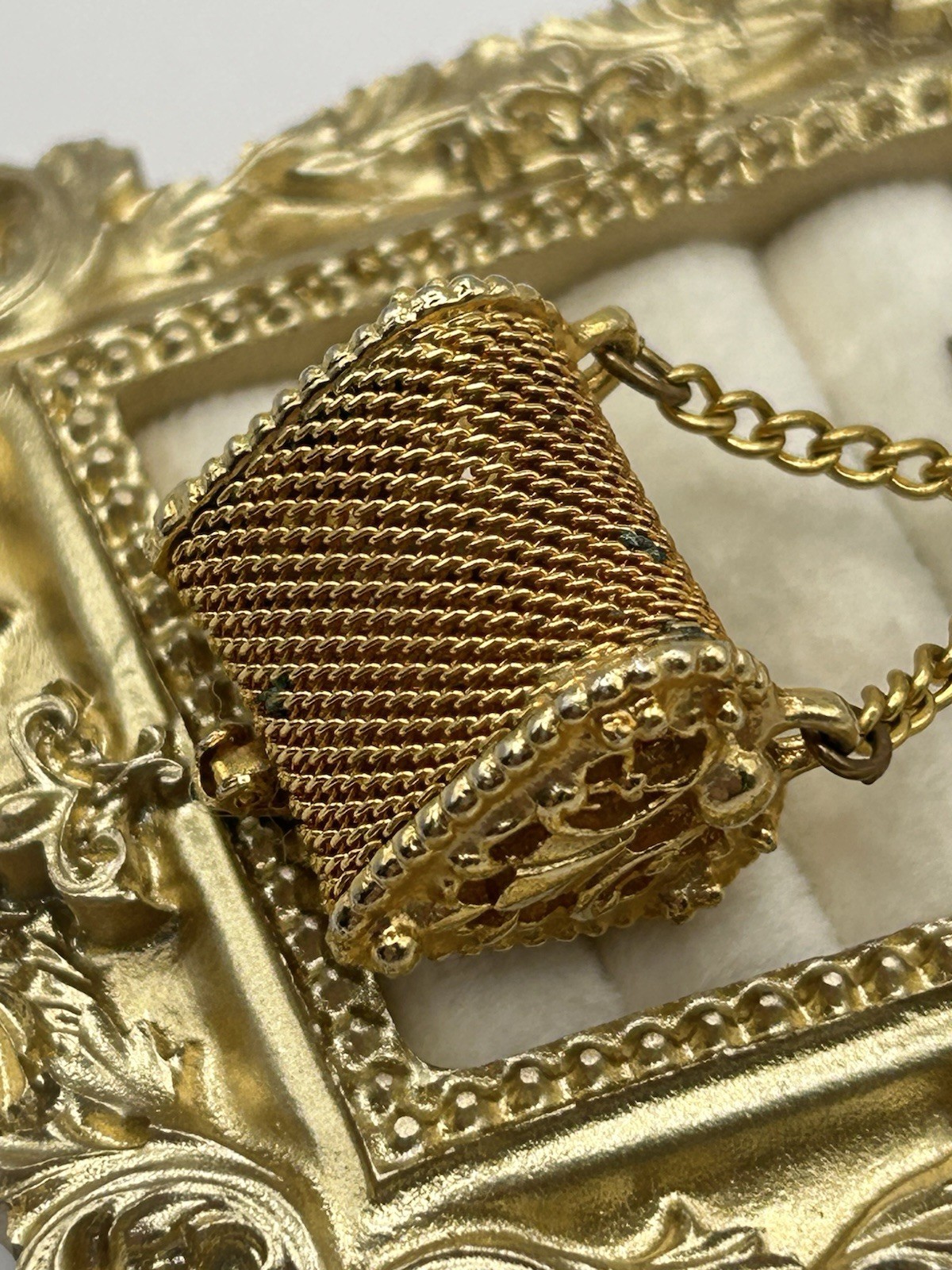 Vintage Gold Mesh Mini Coin Purse Brooch Bow Blue Charm Cottagecore Romantic Fun