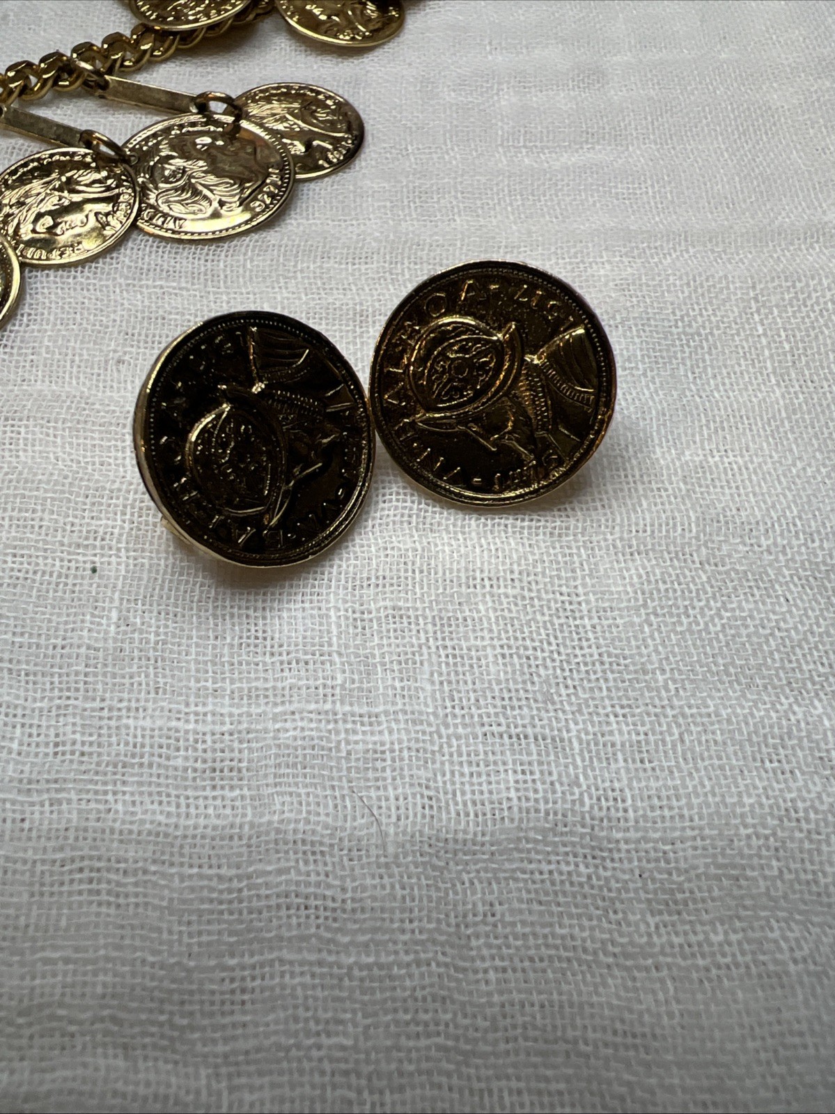 VTG Crown Trifari Jewels Antique Gold Roman Coin Demi Parure Set NOS 1978-85
