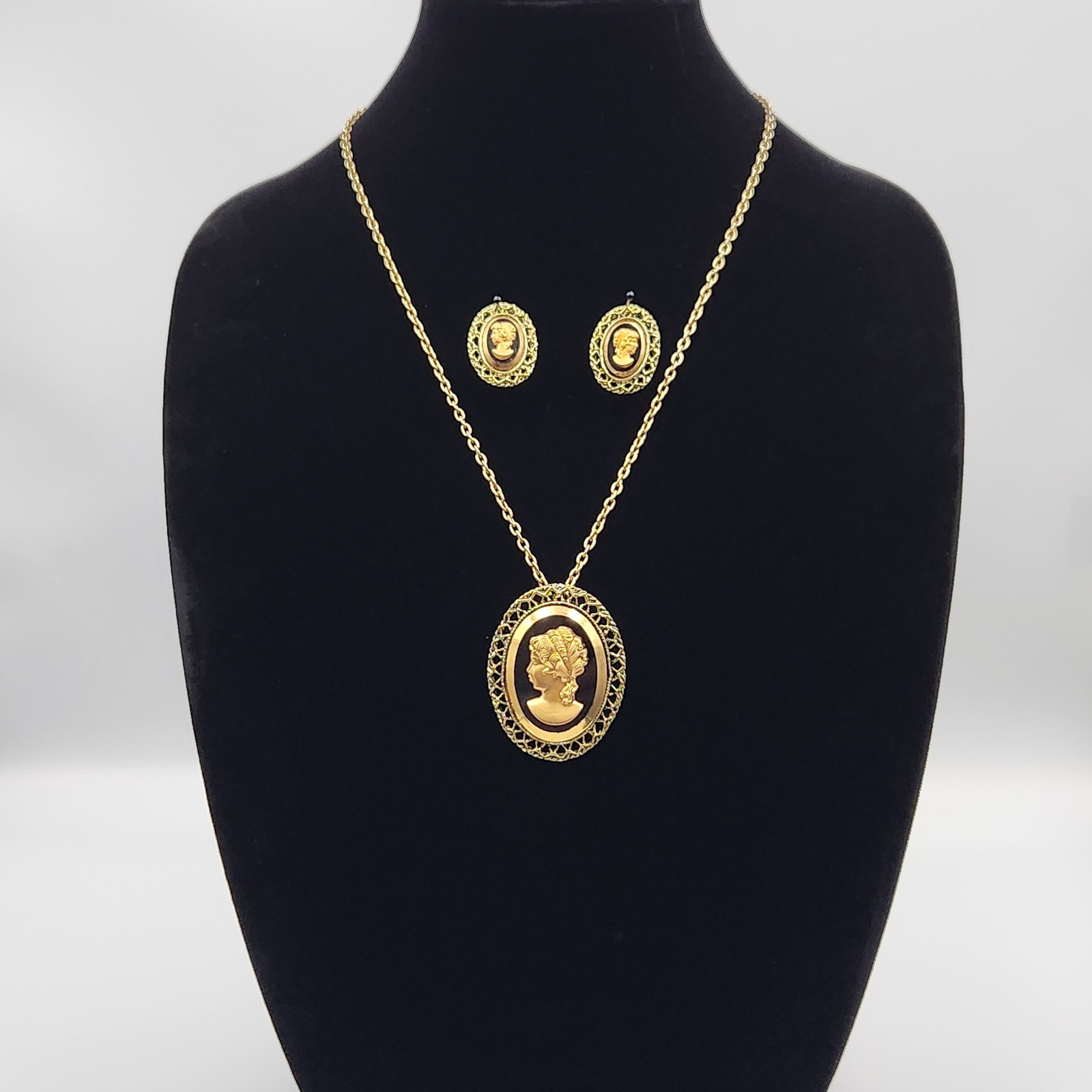 Vintage 50s Gold Tone Chain w/ Black Glass Cameo Pendant/ Brooch & Earrings Set