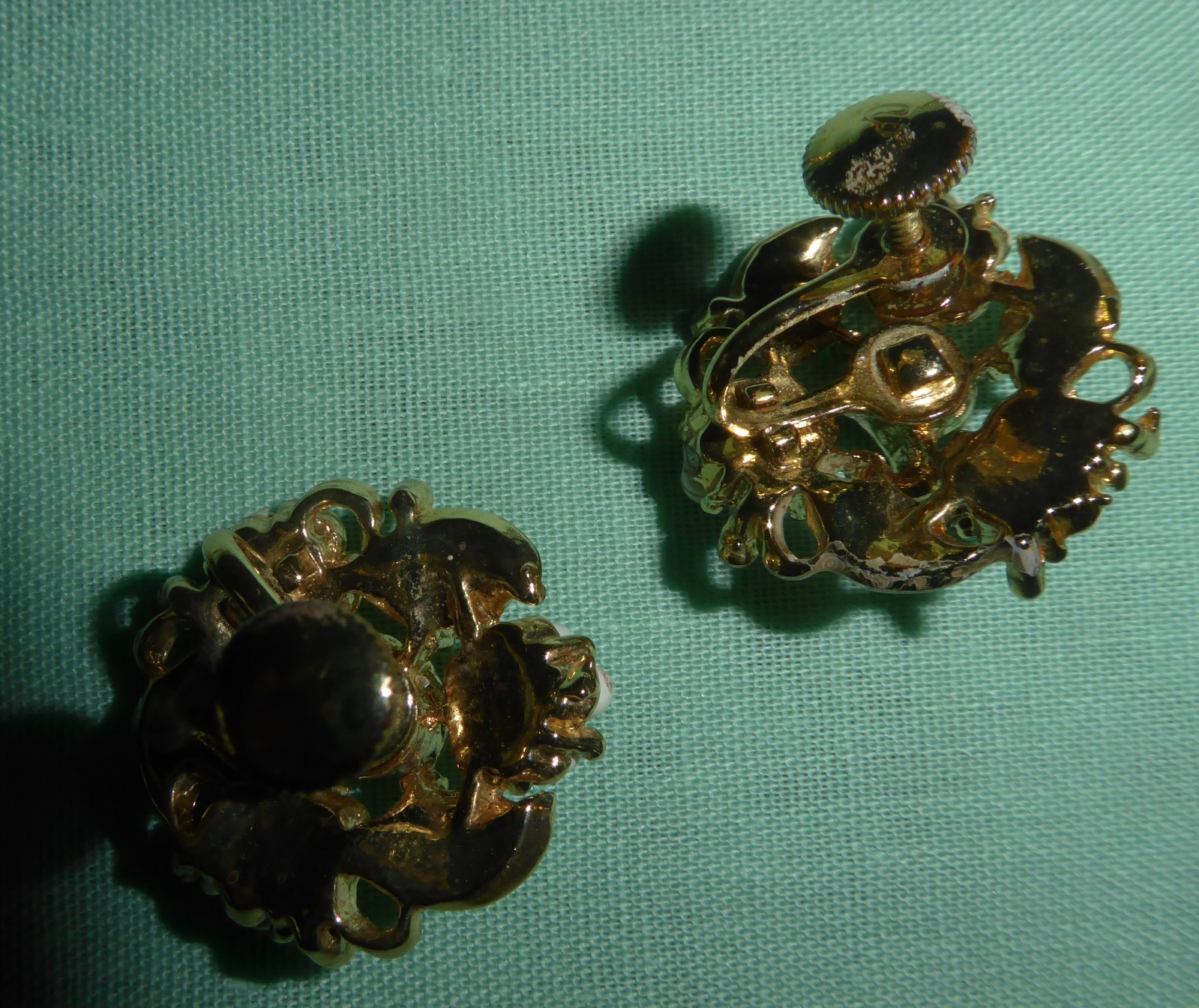 Vintage CORO Silver-tone White Enamel Floral Bib Necklace with Matching Earrings