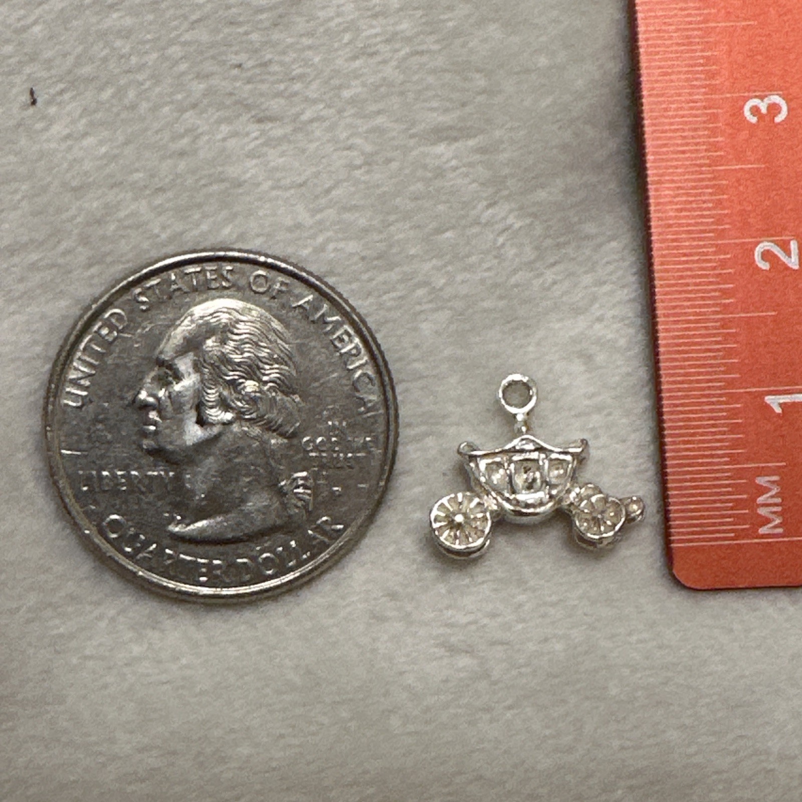 Vntg Sterling Silver Detailed ROYAL COACH CARRIAGE Charm Pendant 12x15mm 1.53g