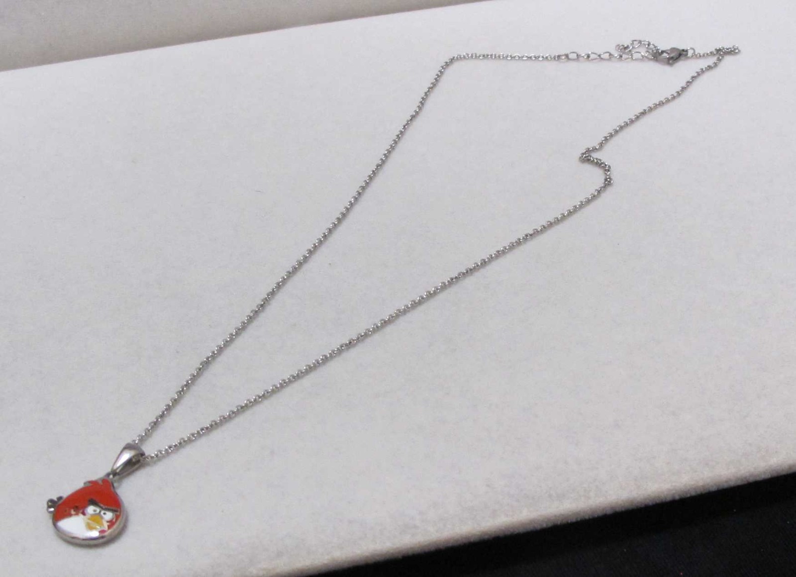 Vtg ANGRY BIRDS Red Bird Small Enamel Pendant Silver Tone Chain Max 20-1/4”