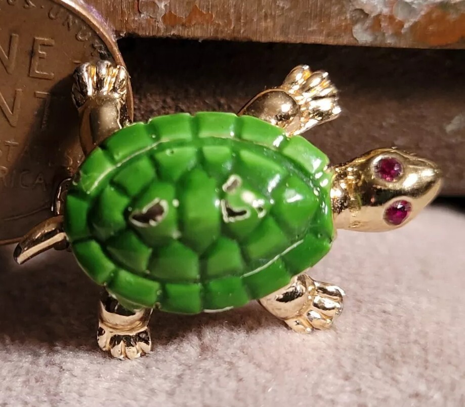 Vintage Adorable TURTLE TORTOISE FASHION JEWELRY PIN