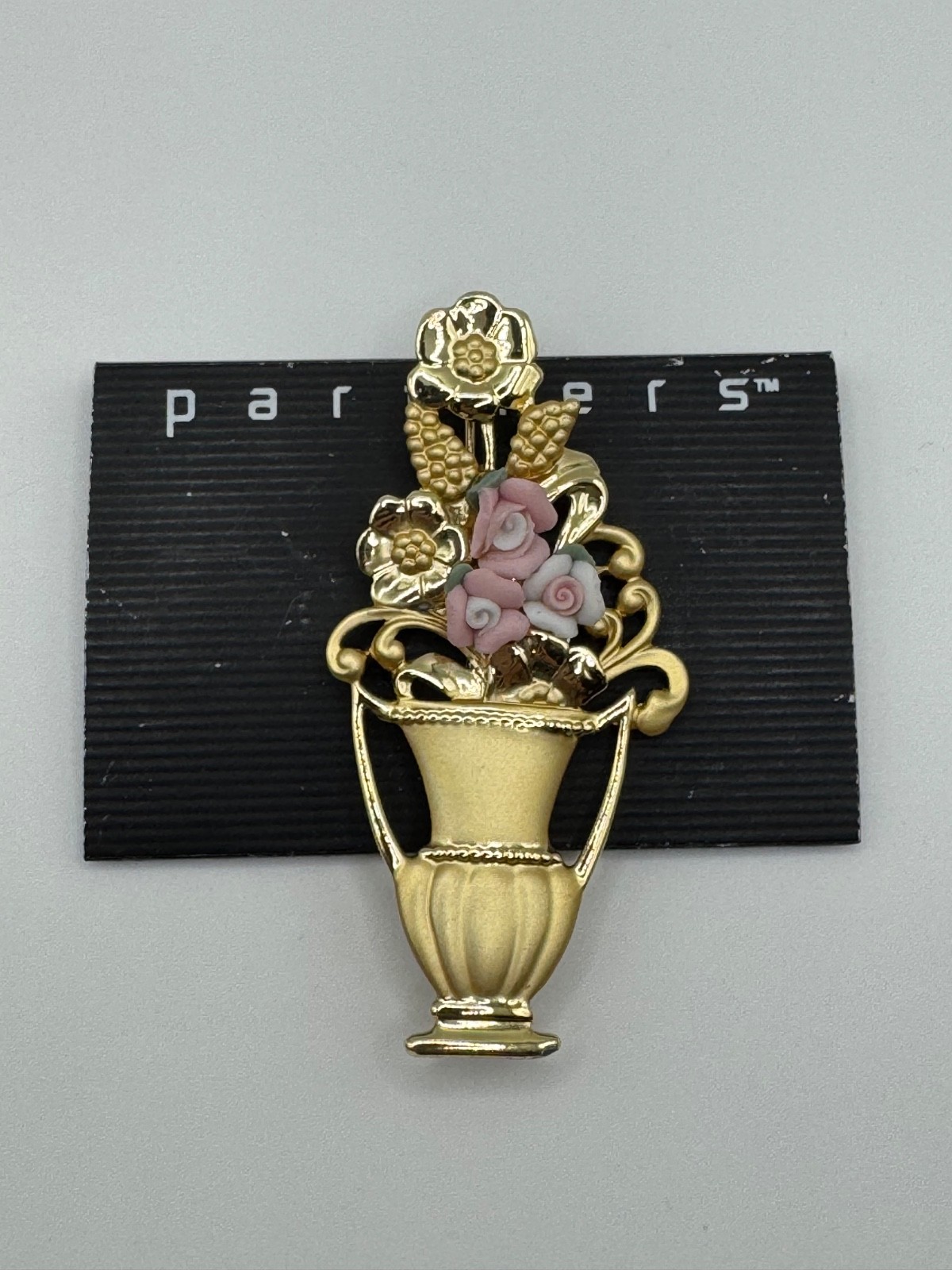 VINTAGE AJC BROOCH PIN FLORAL BOUQUET IN VASE PORCELAIN GOLD TONE VICTORIAN