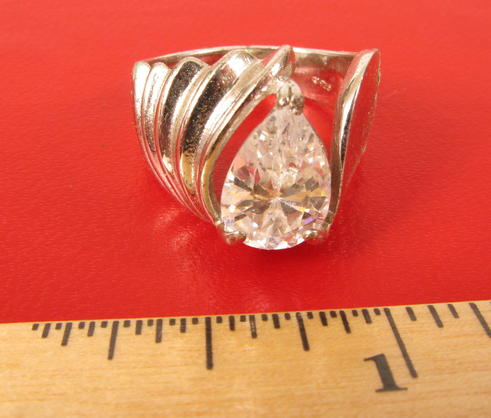 VINTAGE LINDENWOLD FINE JEWELERS STERLING SILVER CUBIC ZIRCONIA COCKTAIL RING !