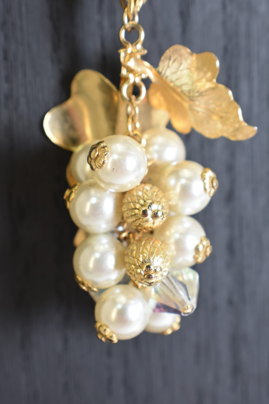 Vintage unsigned Bunch of Grapes necklace, gold tone, faux pearl & crystals 20″