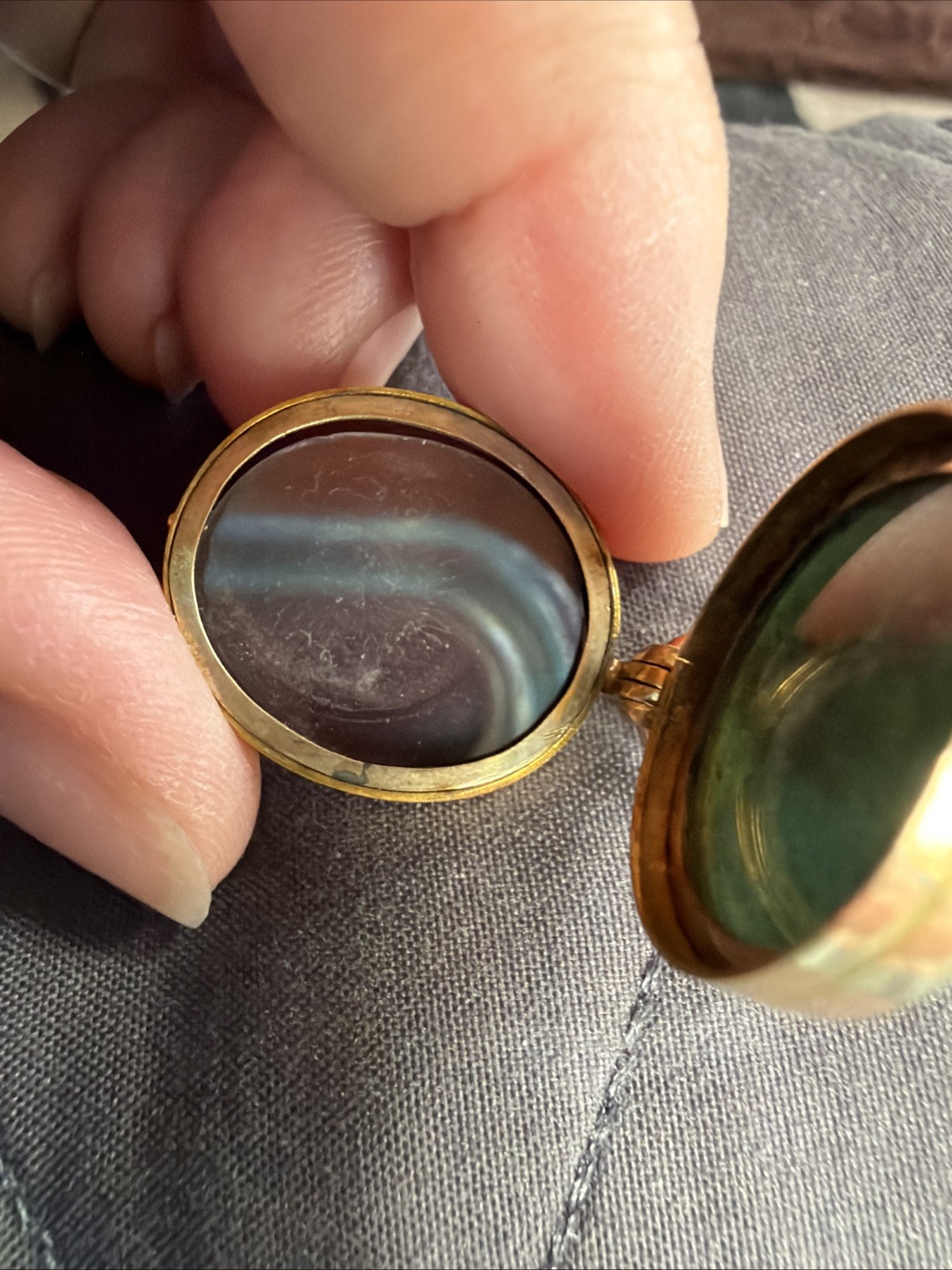 Victorian 9.3g Heavy Solid 9ct Gold Patented Locket Pendant Bloodstone Chip