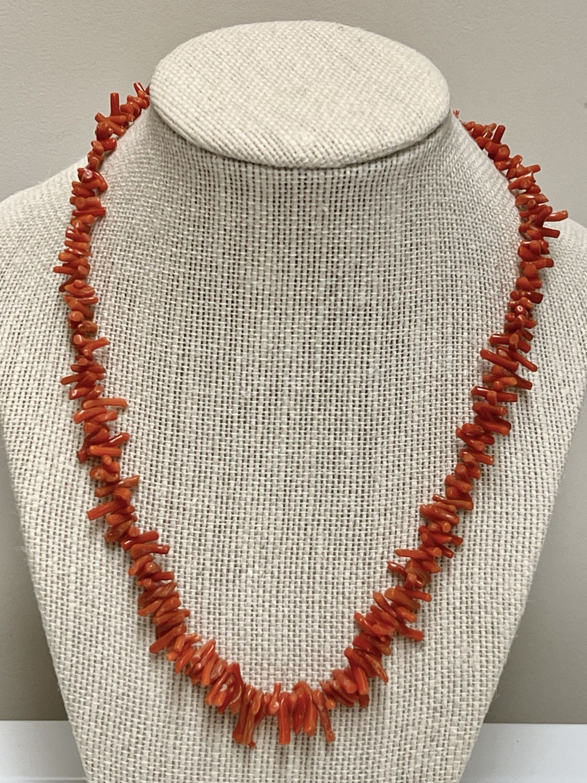 NICE VINTAGE GENUINE NATURAL CORAL BRANCH BEAD NECKLACE BARREL CLASP 18.5”