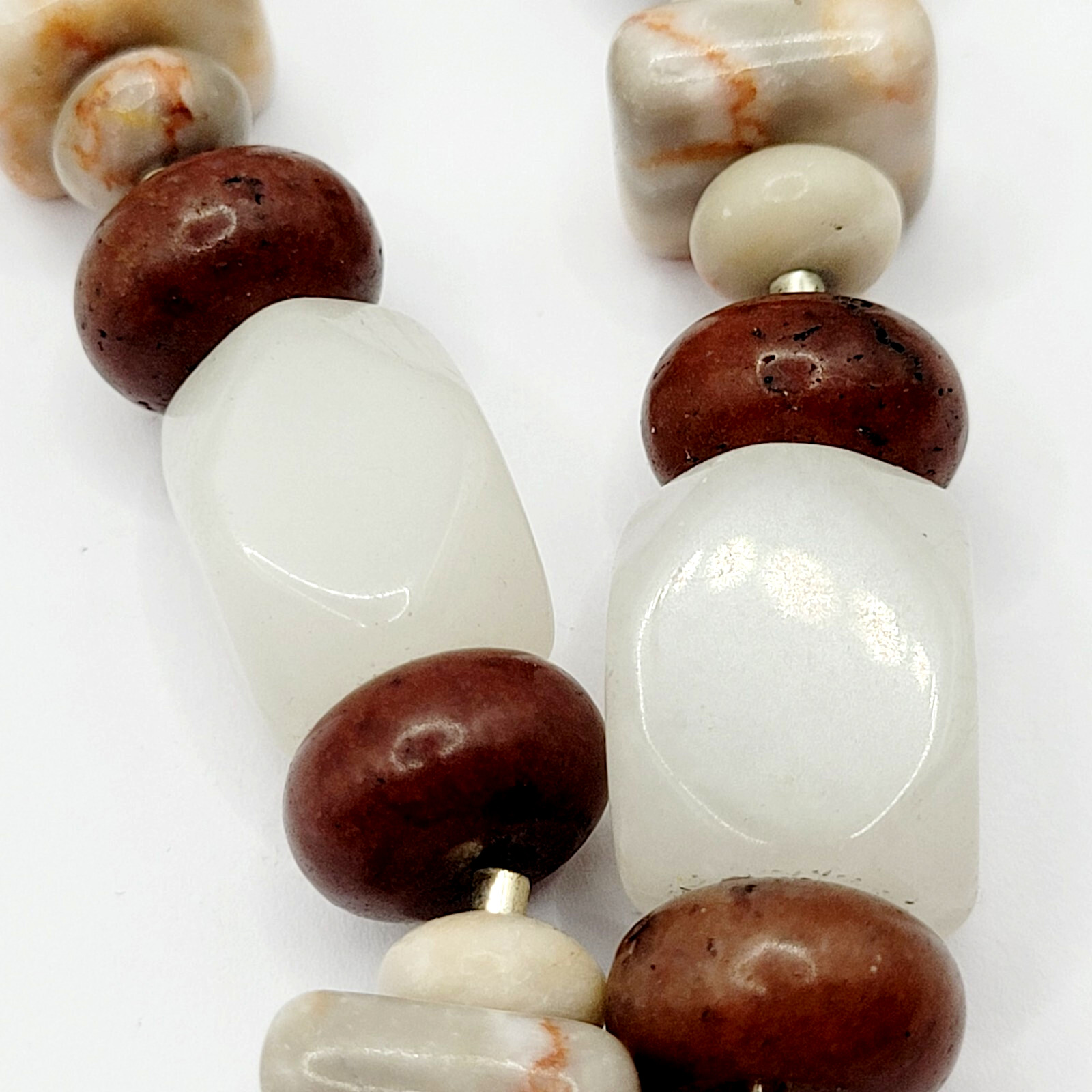 Southwest Style Crafted Brown Hued Jasper with White Quartz Silver Tone Necklace