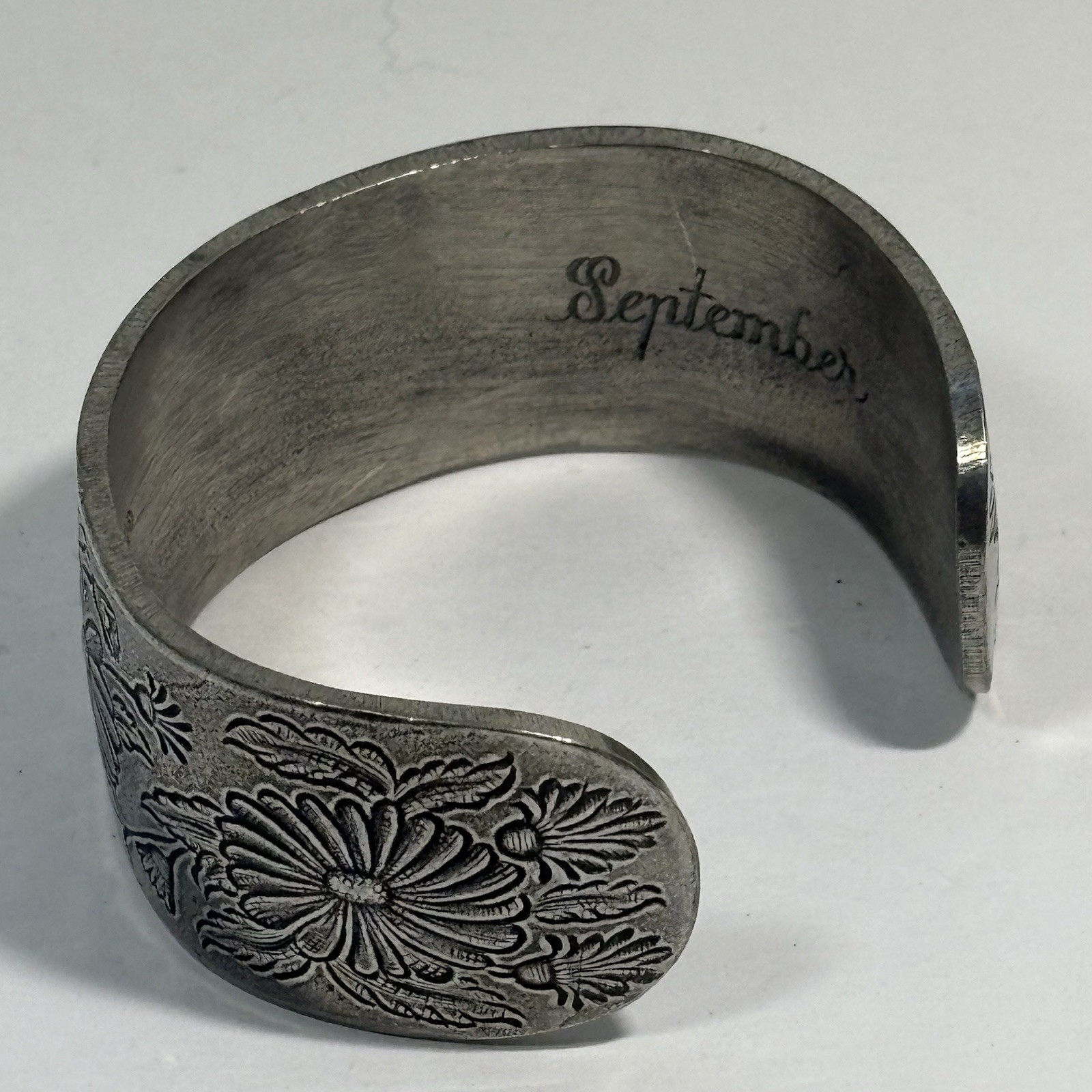 Vintage Salisbury Pewter Cuff Bracelet September Birthday Flower Daisy