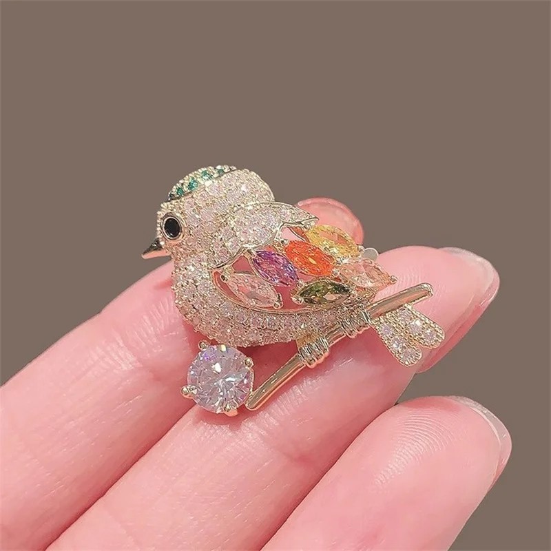 Sparkling Magpie Bird Brooch Pin-Rhinestone Crystal Jewelry for Women Dress/Coat