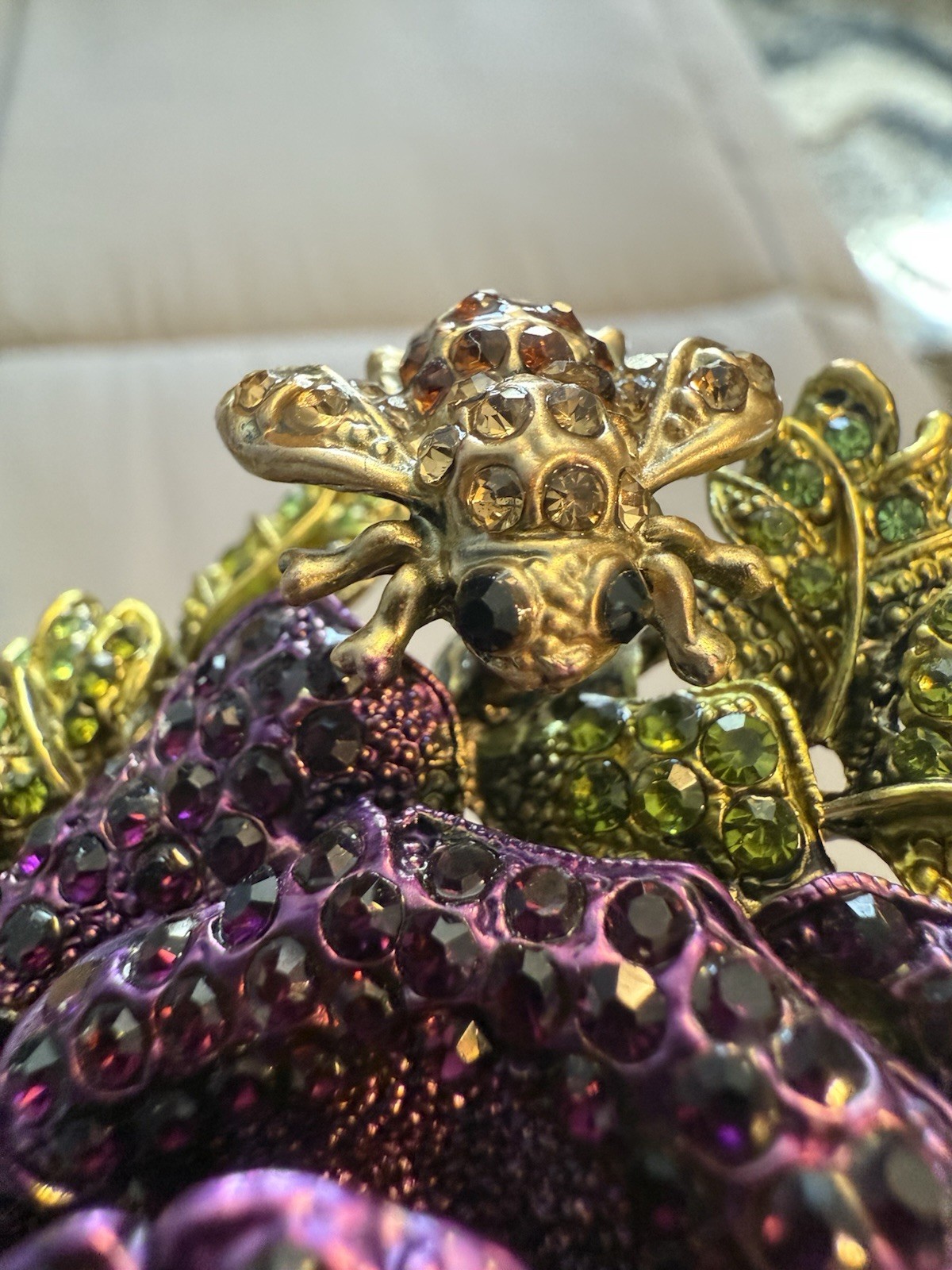 VTG OPC CRYSTAL RHINESTONE PURPLE ROSE BRACELET WITH BUMBLE BEE! STUNNING!
