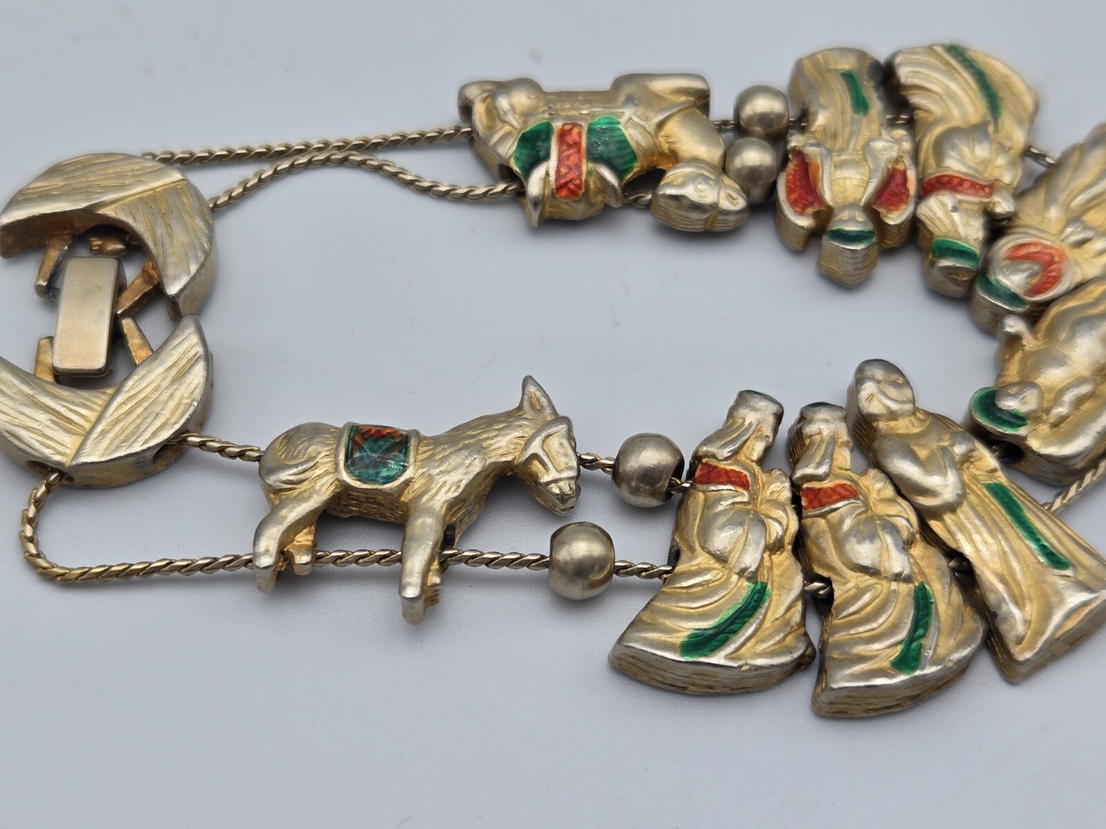 VTG Medici Two Sisters Slide Charm Bracelet Nativity Christmas Scene Gold Tone