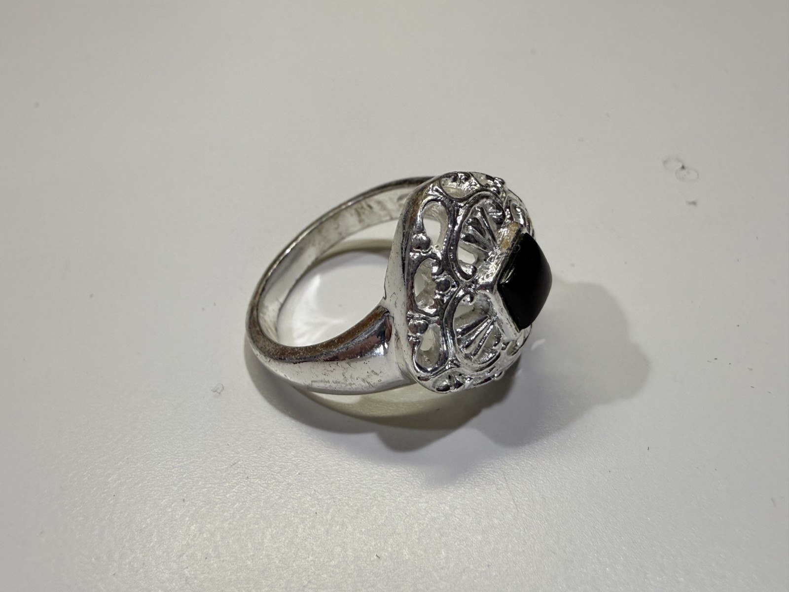 Vintage Marked CW Silver Tone Filigree Black Onyx Square Ring Size 6