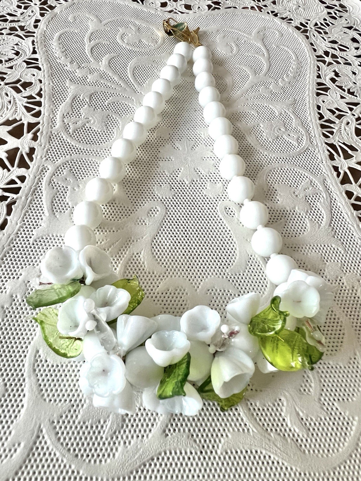 Vintage Venetian White Flower Bead Art Glass Necklace 16″ + 3″ Extender