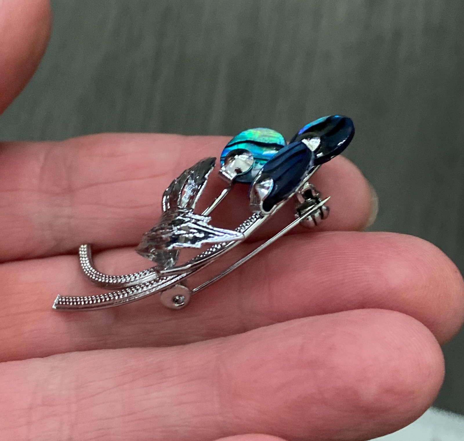 Vintage Silver Tone Blue Abalone Paua Shell Brooch Floral Bunch Spray