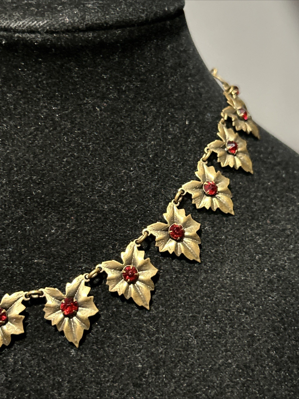 Vintage Bronze Leaf Red Garnet Glass Statement Necklace Choker 15”