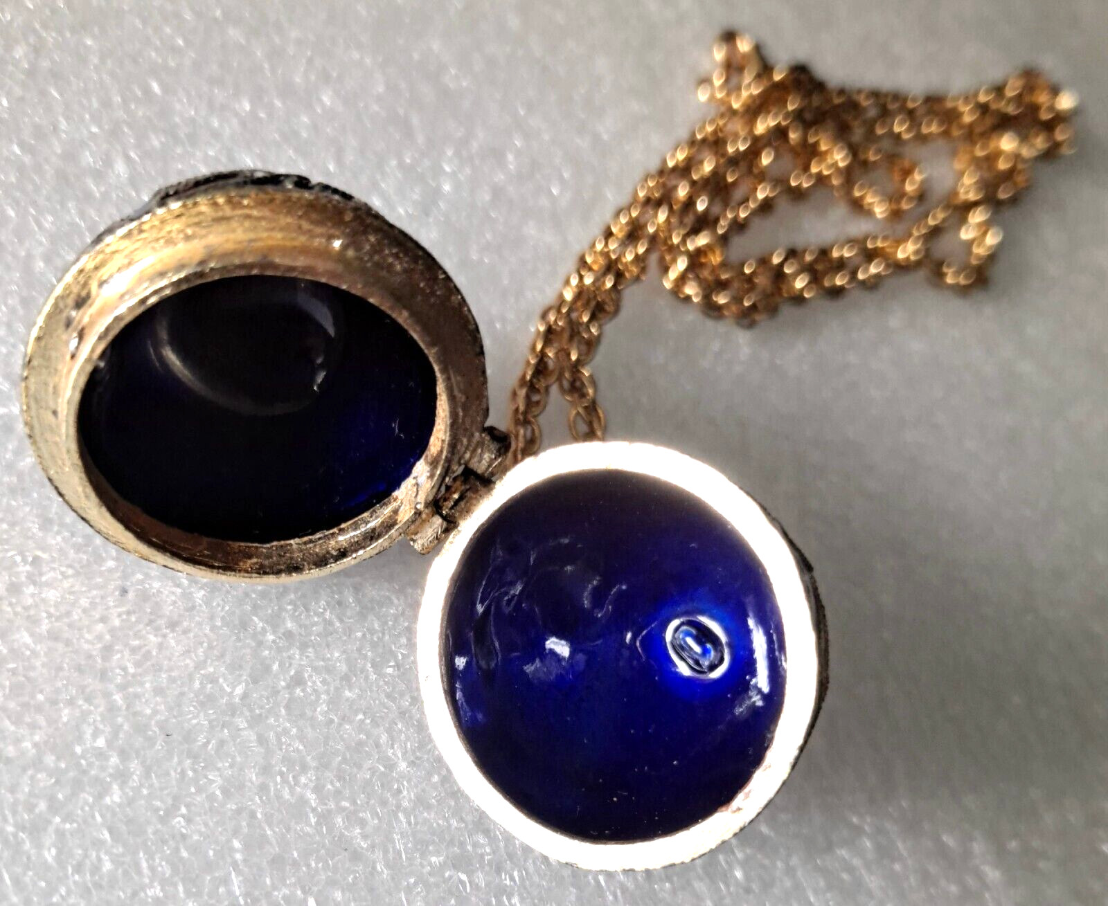 Vintage Cloisonne Egg POISON Necklace Egg Opens Butterfly Design RARE Beauty