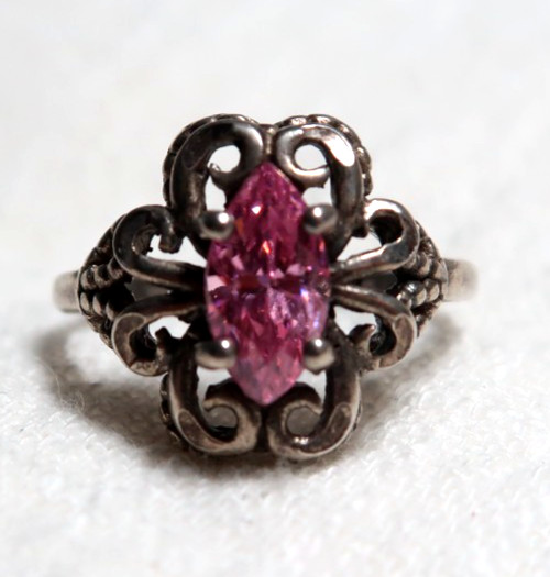 VINTAGE STUNNING STERLING SILVER ROSE PINK CZ RING ~ SIGNED: UT 925 ~ SIZE 7.75