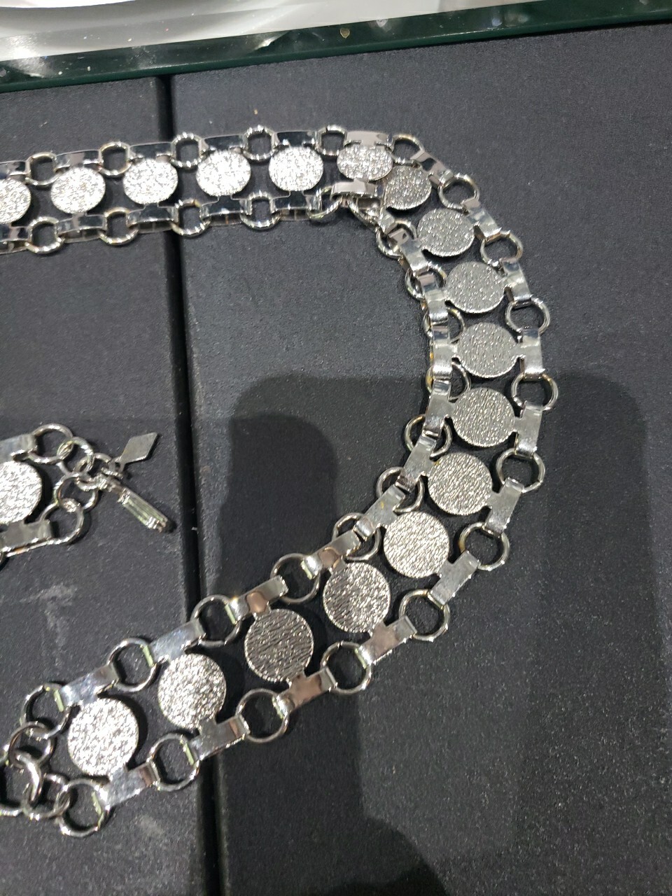 Adjustable Metal Link Belt Chain vtg 1970 Sarah Coventry silver disc coin