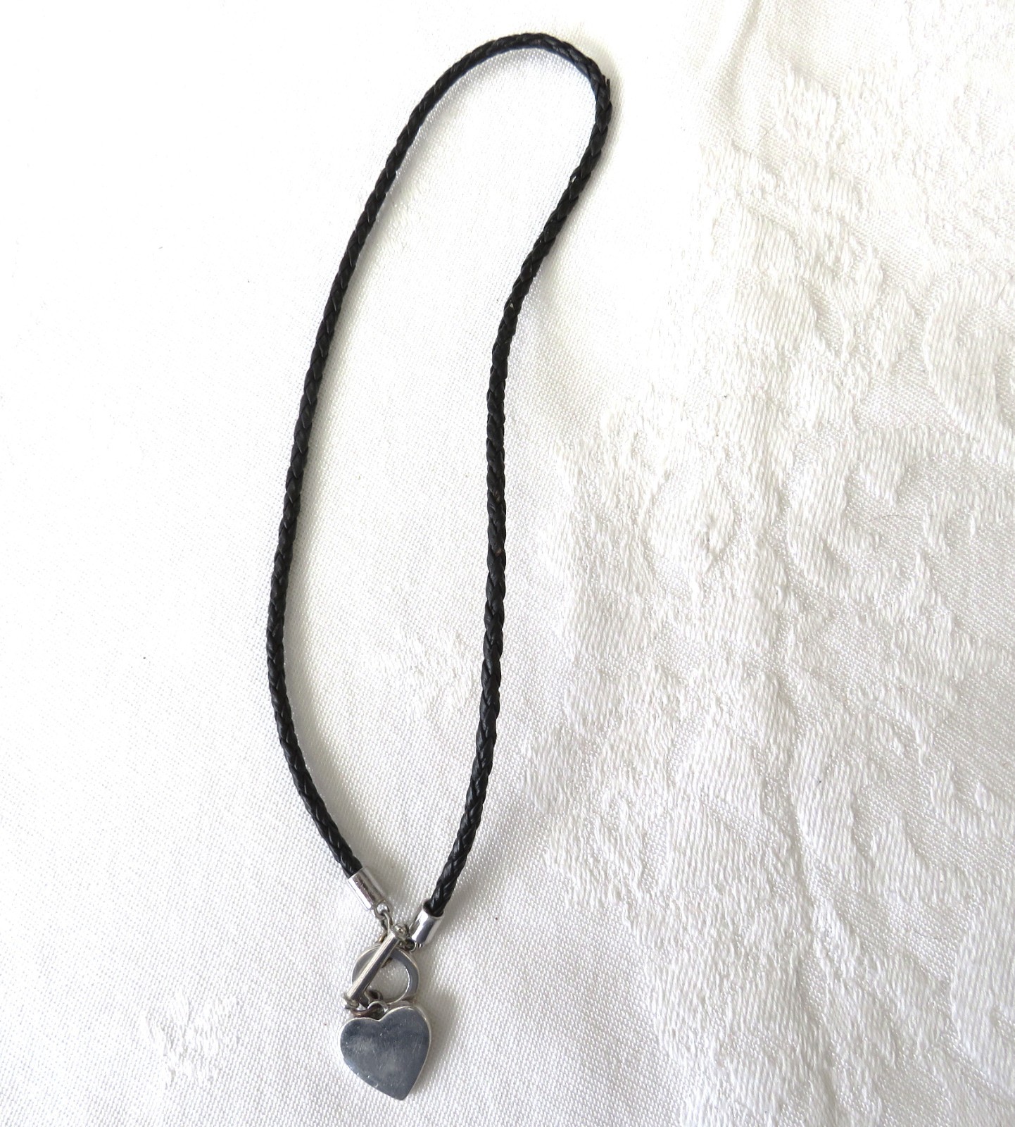 Nine West Pendant Necklace Silver Tone Heart 15.5″ Black Leather Cord Choker
