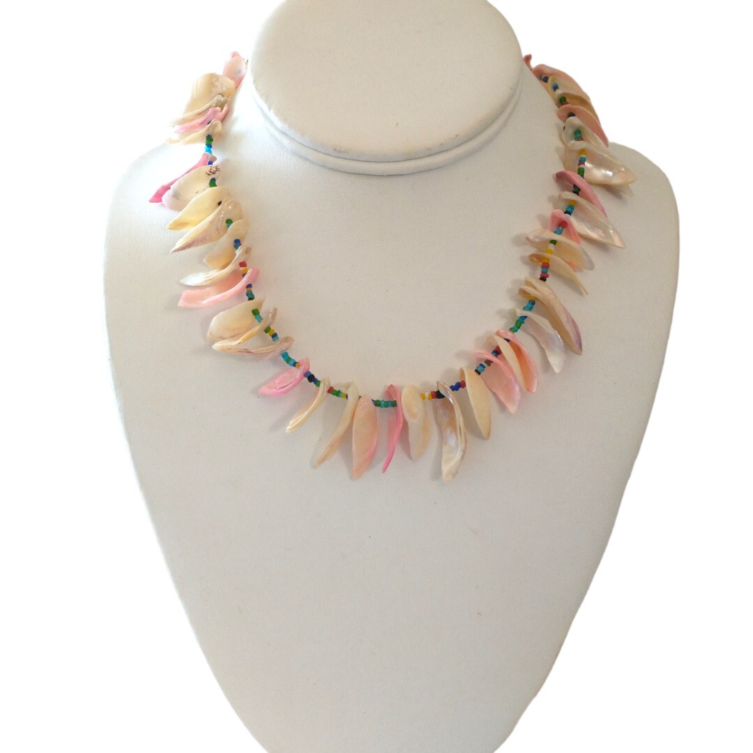 Vtg 90s Seashell Pieces Necklace Shell Mother Of Pearl Beach Coastal Tropical