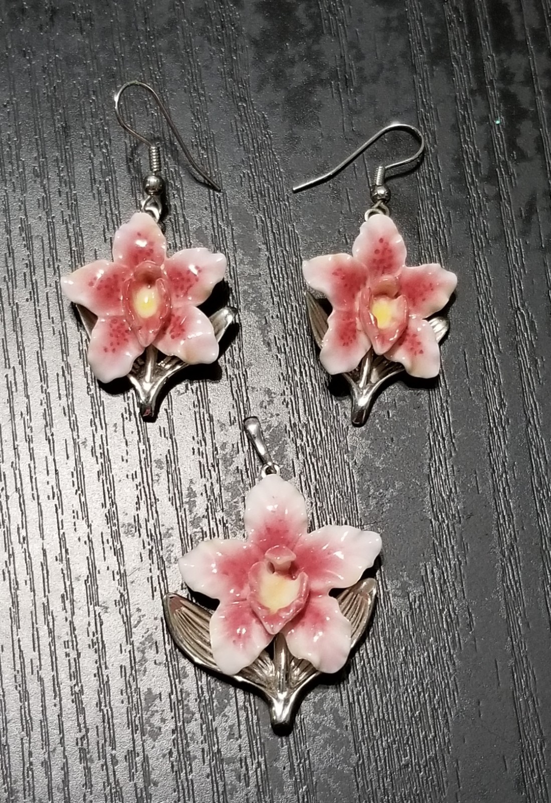 Franz Porcelain Orchid Necklace & Earrings Set – Discontinued, Signed Near Mint