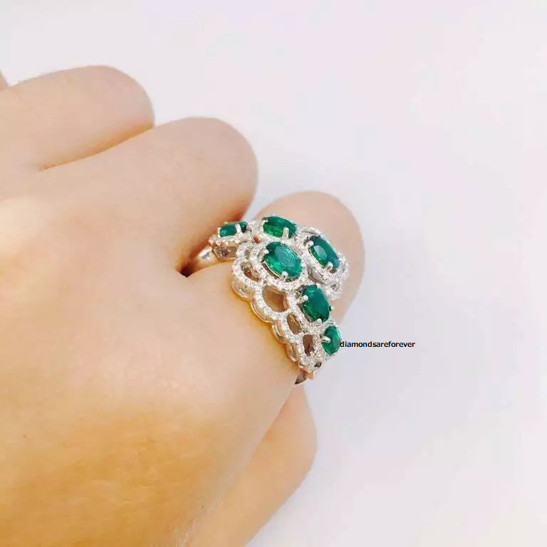 Sparkling Vivid Green Emerald & Cubic Zirconia 3.87TCW Women’s Stylish Wrap Band