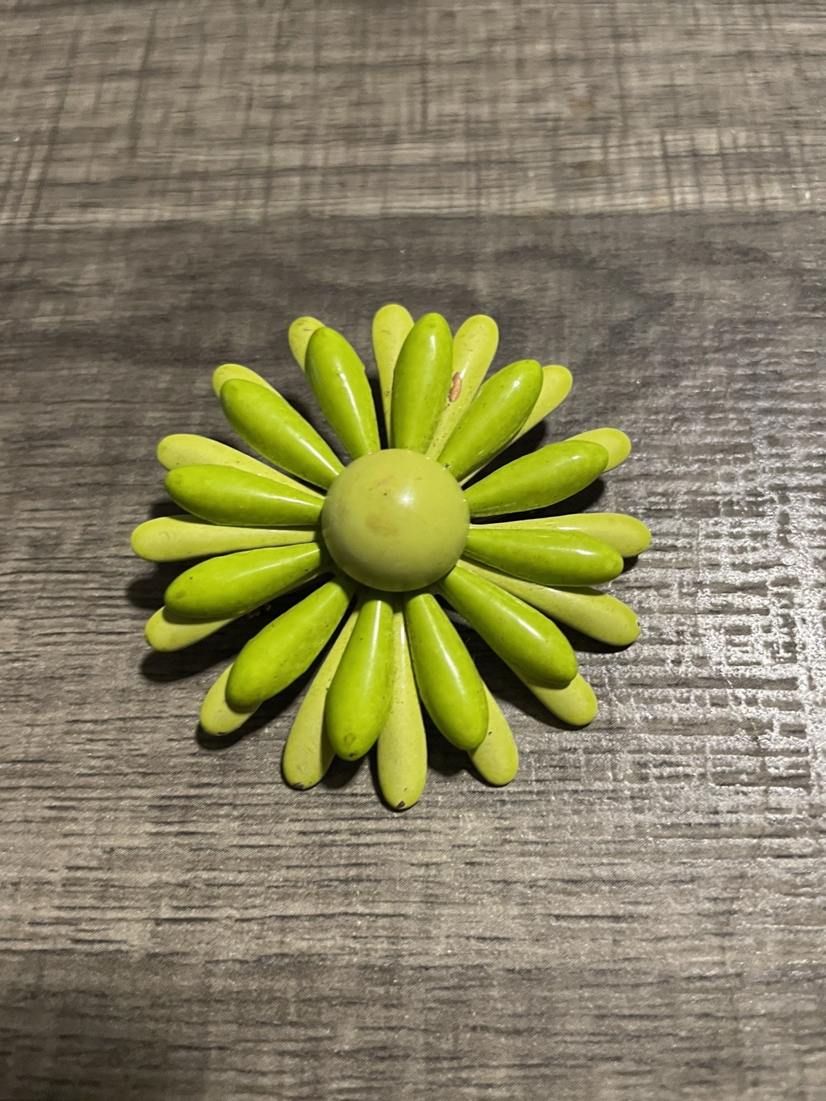 Vintage Floral Brooch Pin Yellow And Green Enamal Beautiful! VTG.
