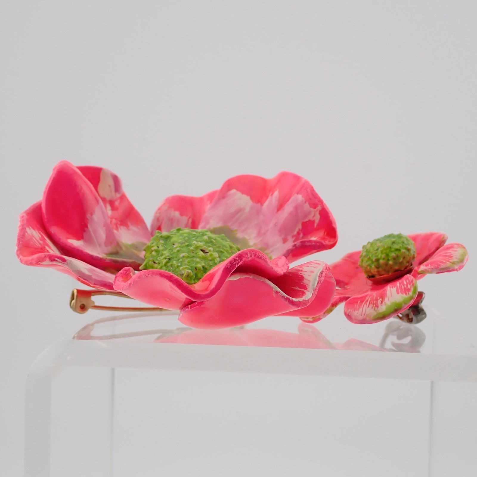 Vintage Neon Pink Green High Relief Resin Flower Pin Brooch Clip Earring Set