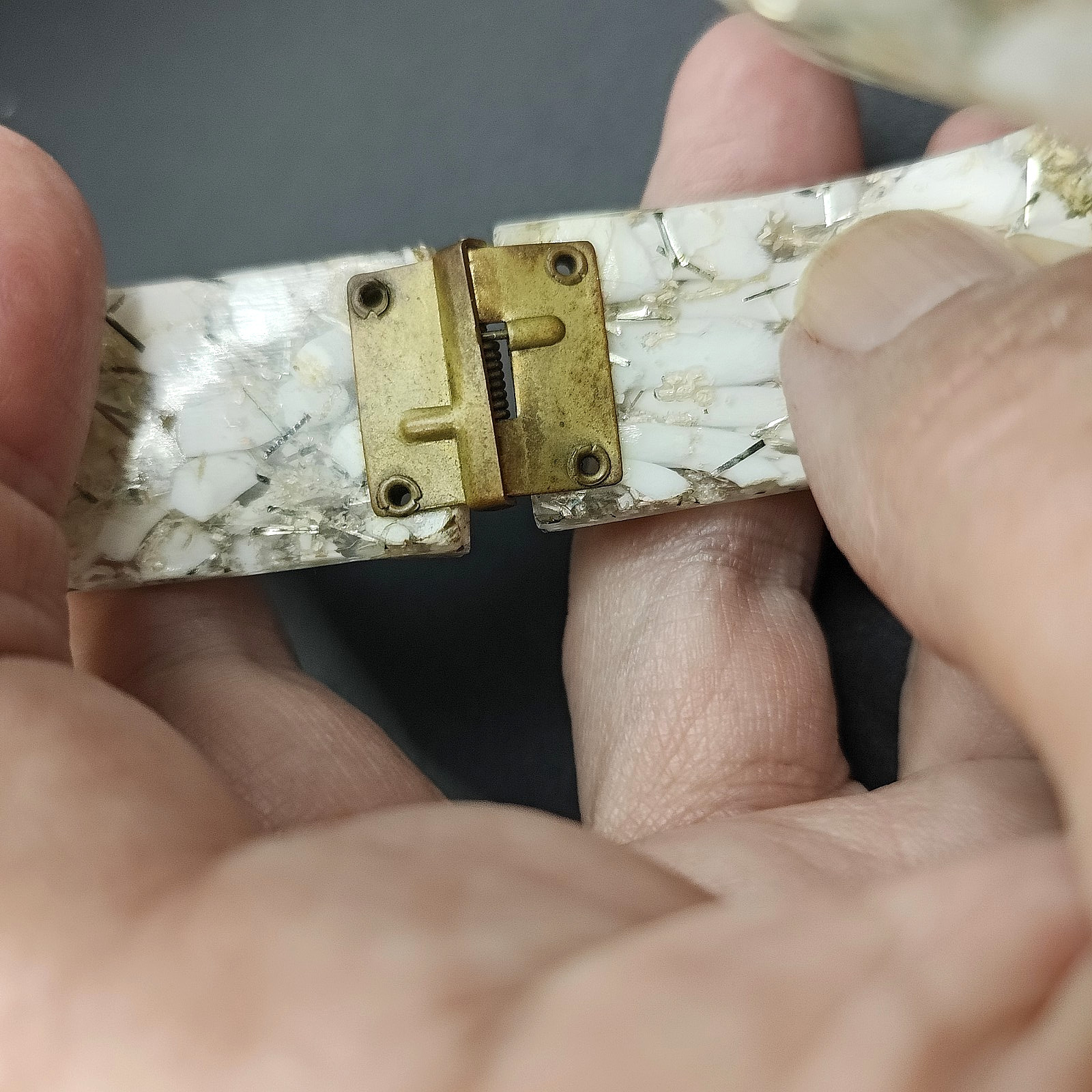 Vintage MCM 1950s Bypass Hinged Clamper Lucite Bracelet White Sparkly Confetti