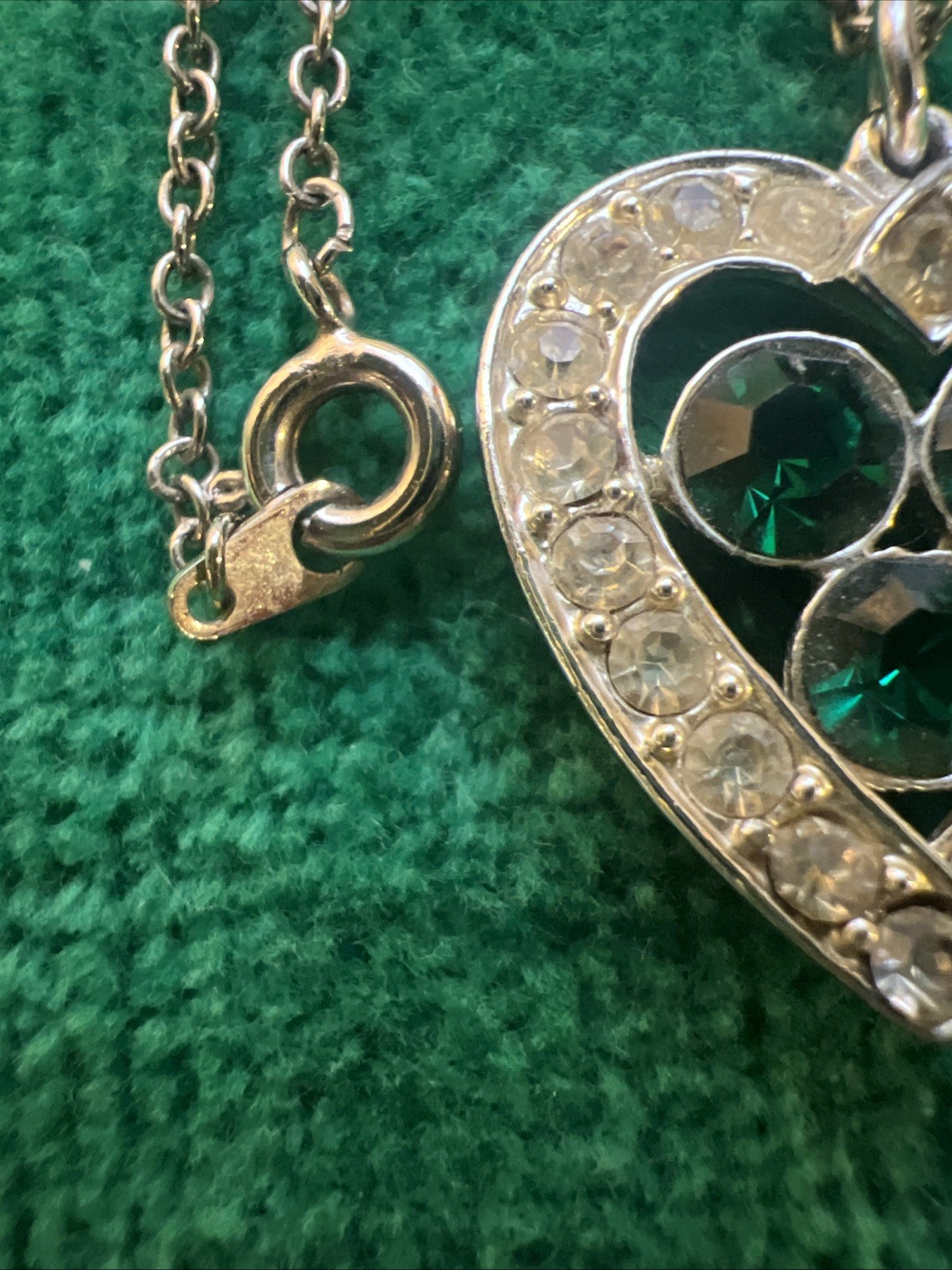 Vtg Sarah Coventry Emerald Crystal Rhinestone Heart Pendant May Bday Necklace