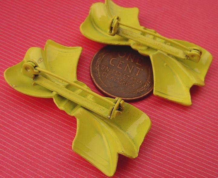 Vintage 21 x 39mm Enameled Metal Yellow Ribbon Bow Pins Brooches 2