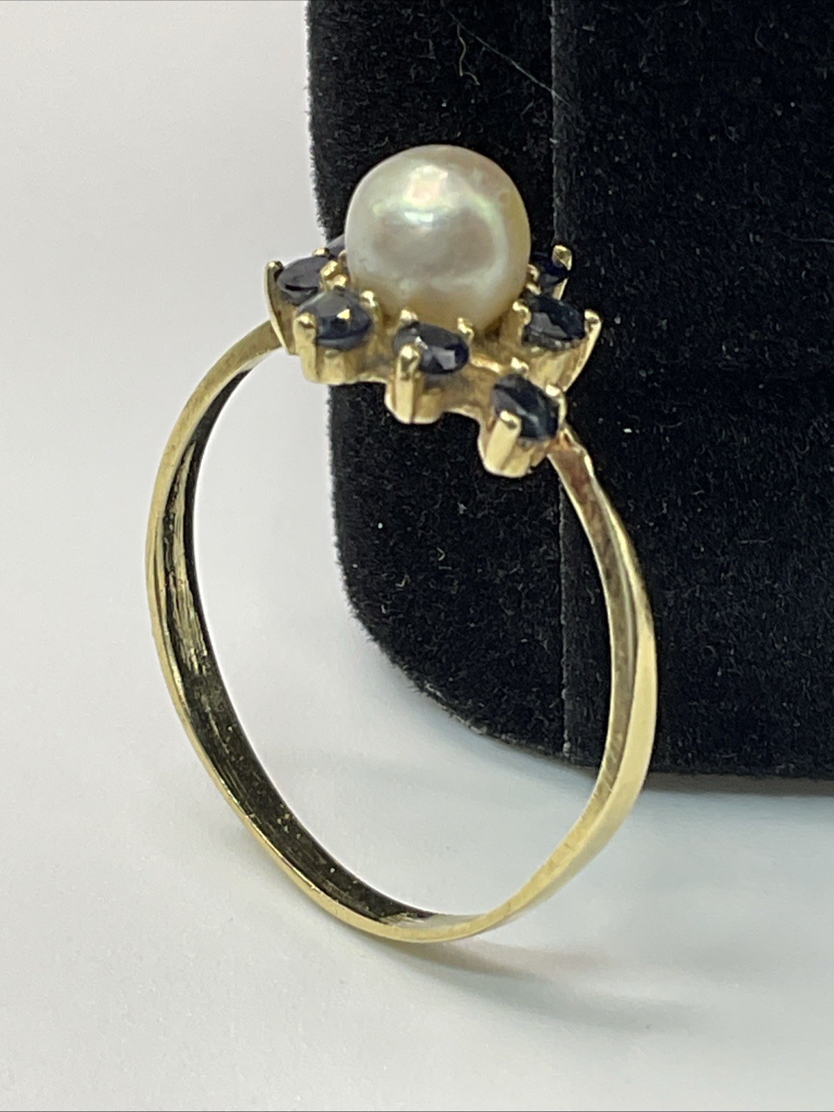 VINTAGE HANDMADE Solid 14K Yellow Gold White Pearl & Blue Sapphire Ladies Ring