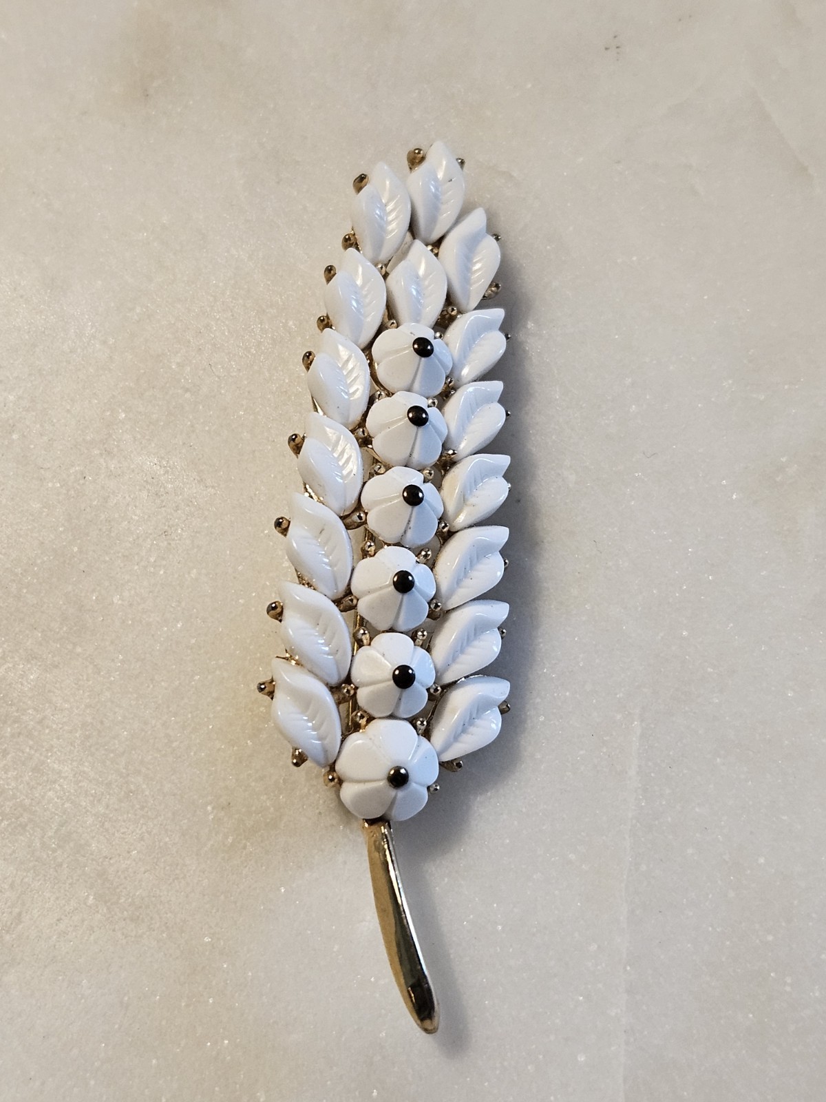 Vintage Crown Trifari Molded White Leaf Flower Frond Gold Tone Pin Brooch
