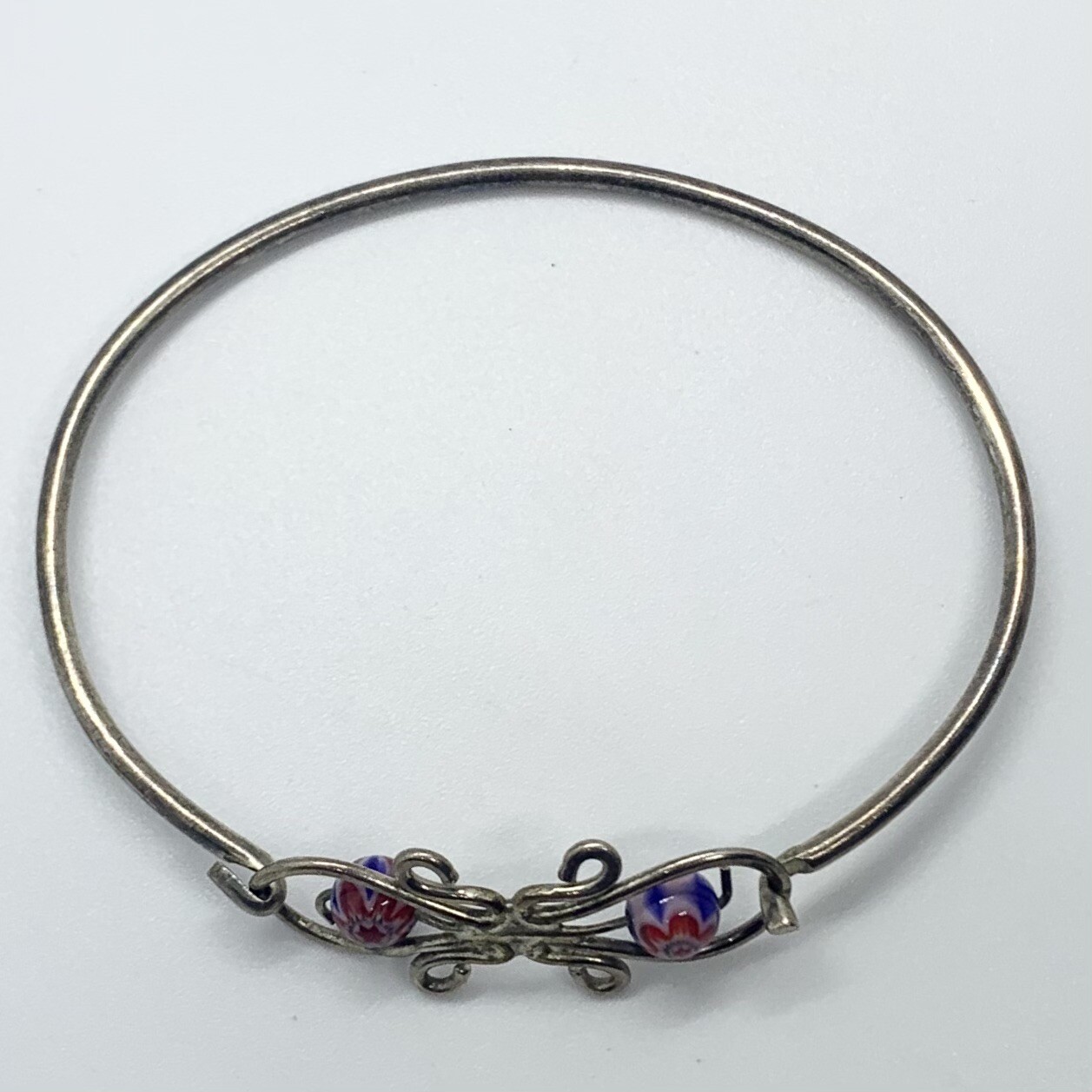 VTG MILLEFIORI RED BLUE SILVER BANGLE BRACELET TENSION HOOK CLASP FLORAL